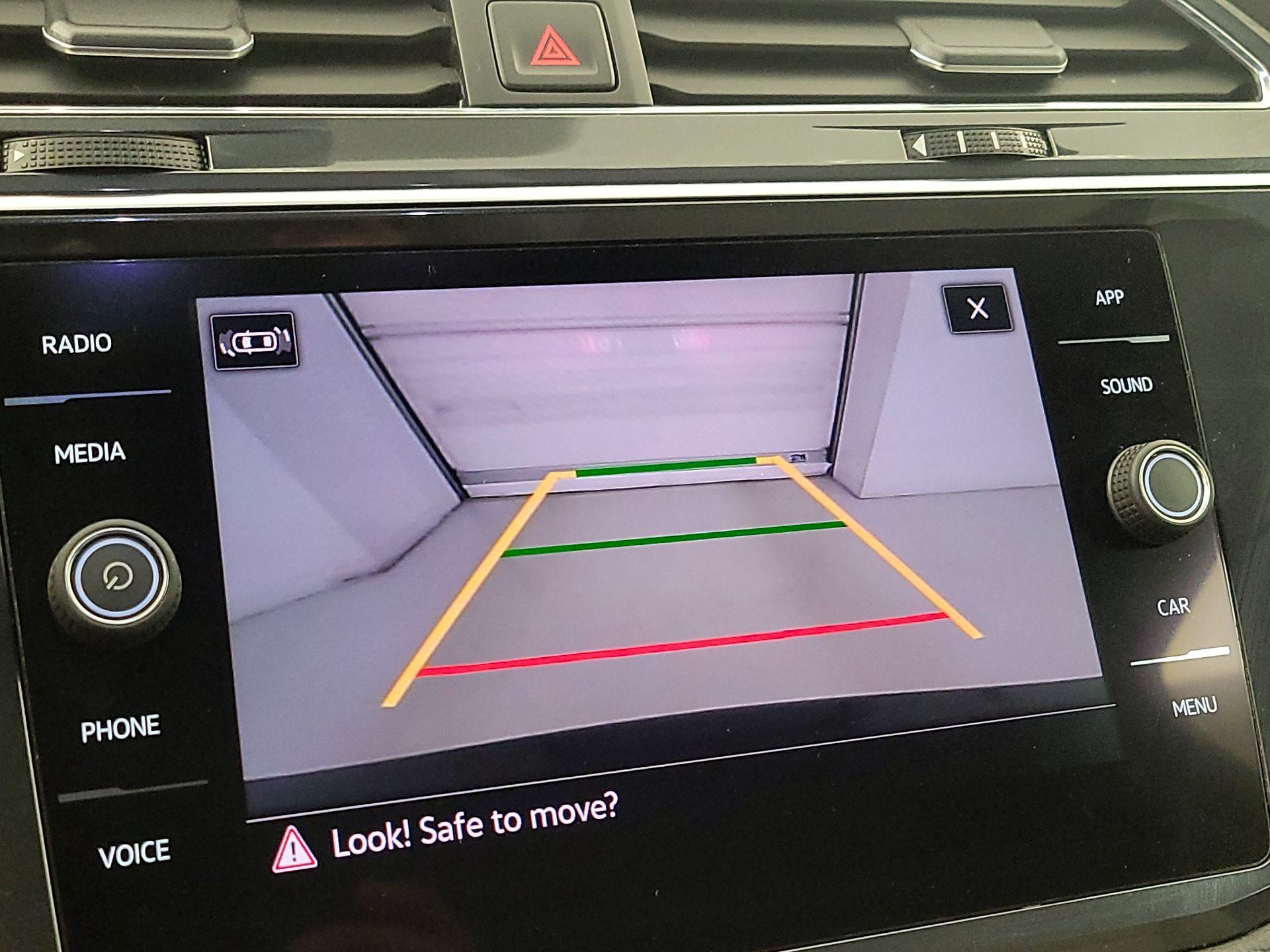 Thumbnail: 2021 Volkswagen Tiguan - 14