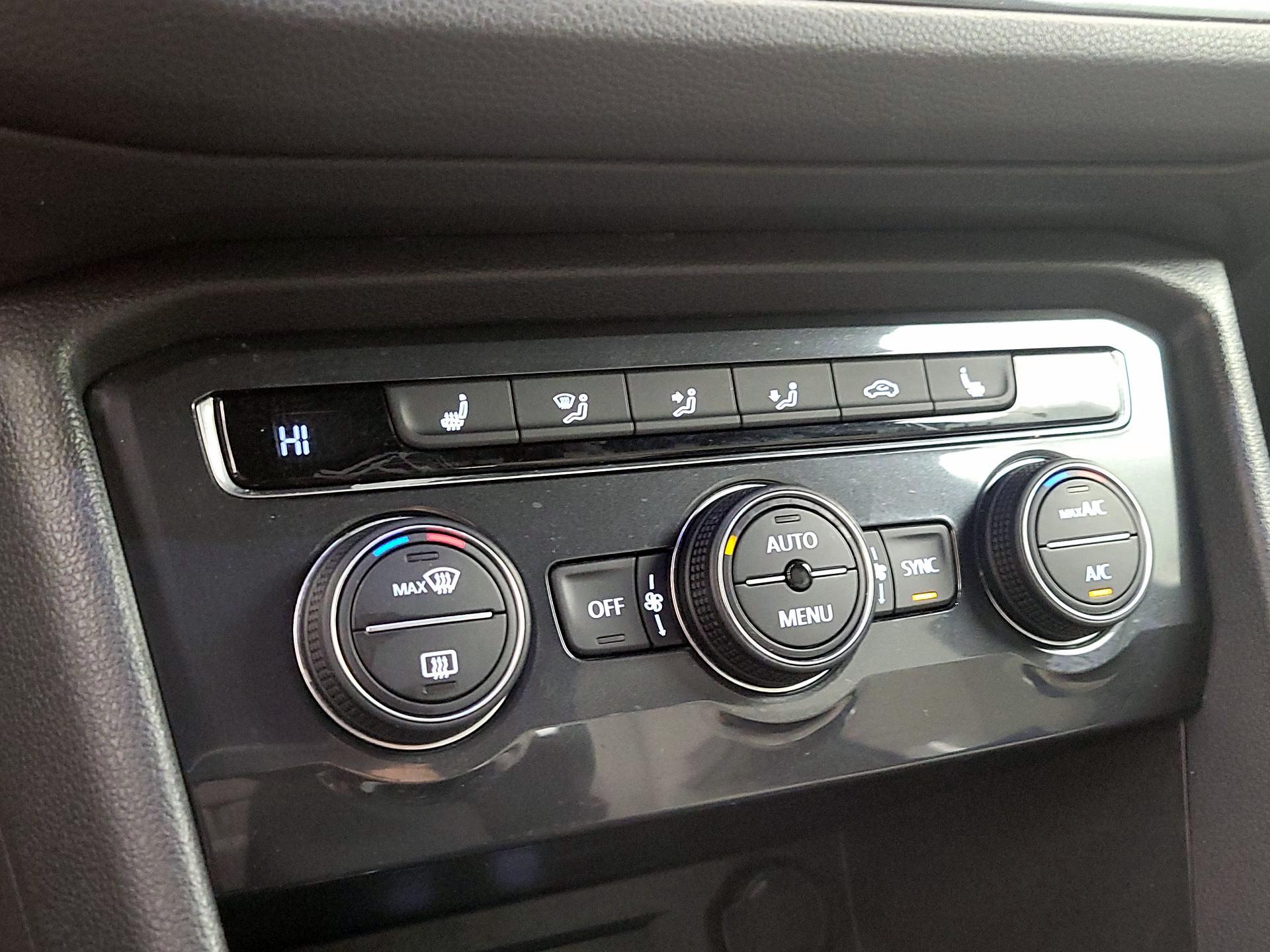 Thumbnail: 2021 Volkswagen Tiguan - 16