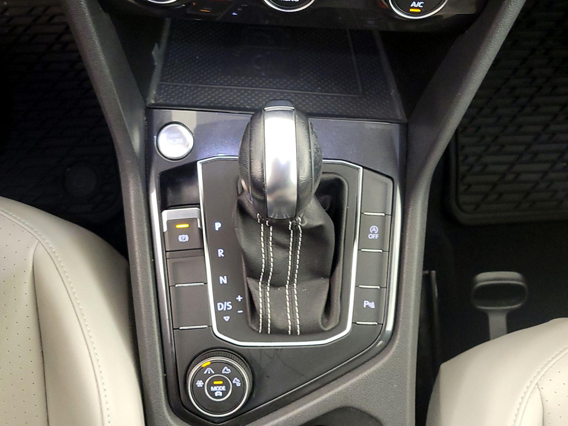 Thumbnail: 2021 Volkswagen Tiguan - 17