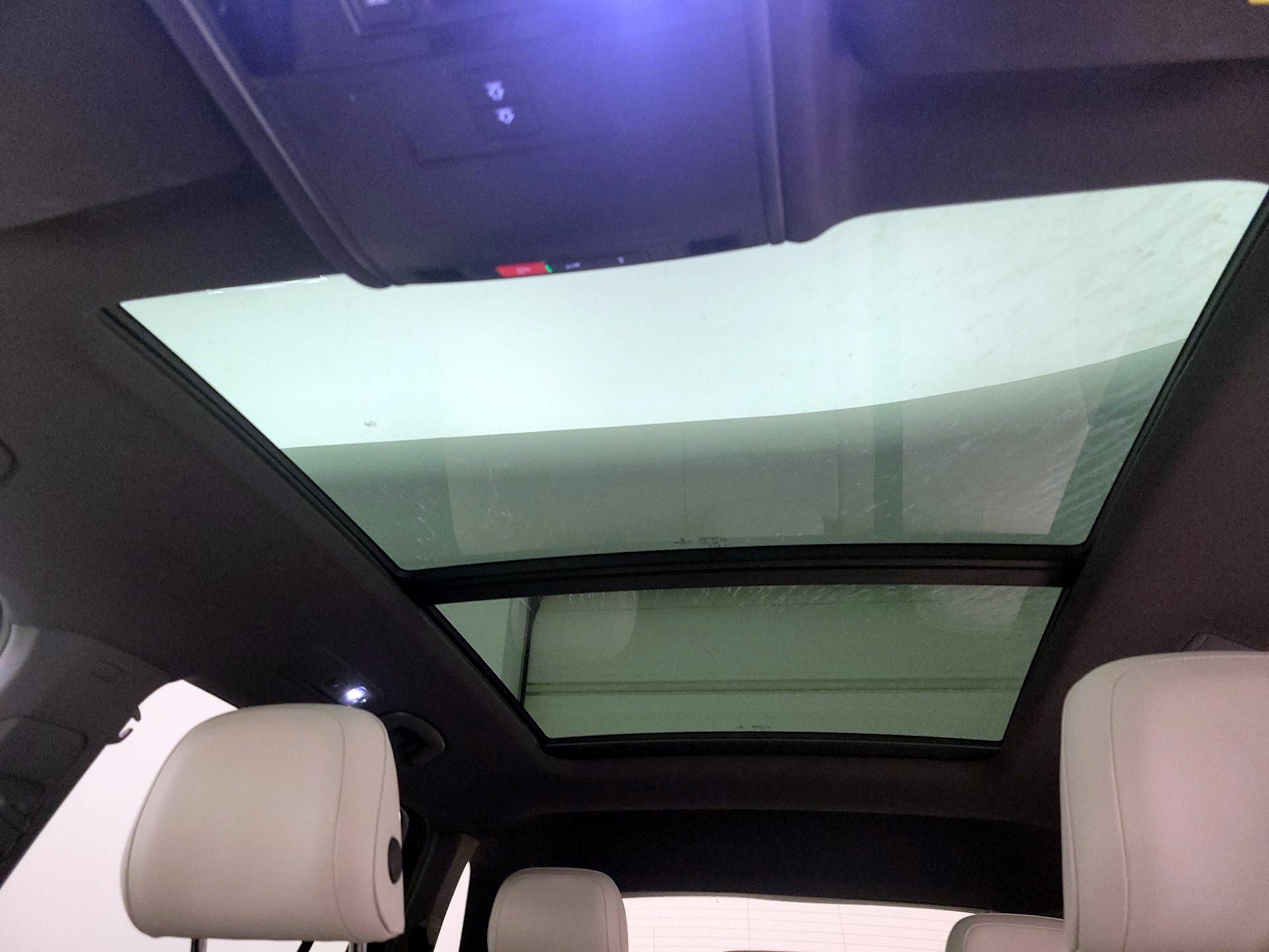 Thumbnail: 2021 Volkswagen Tiguan - 19