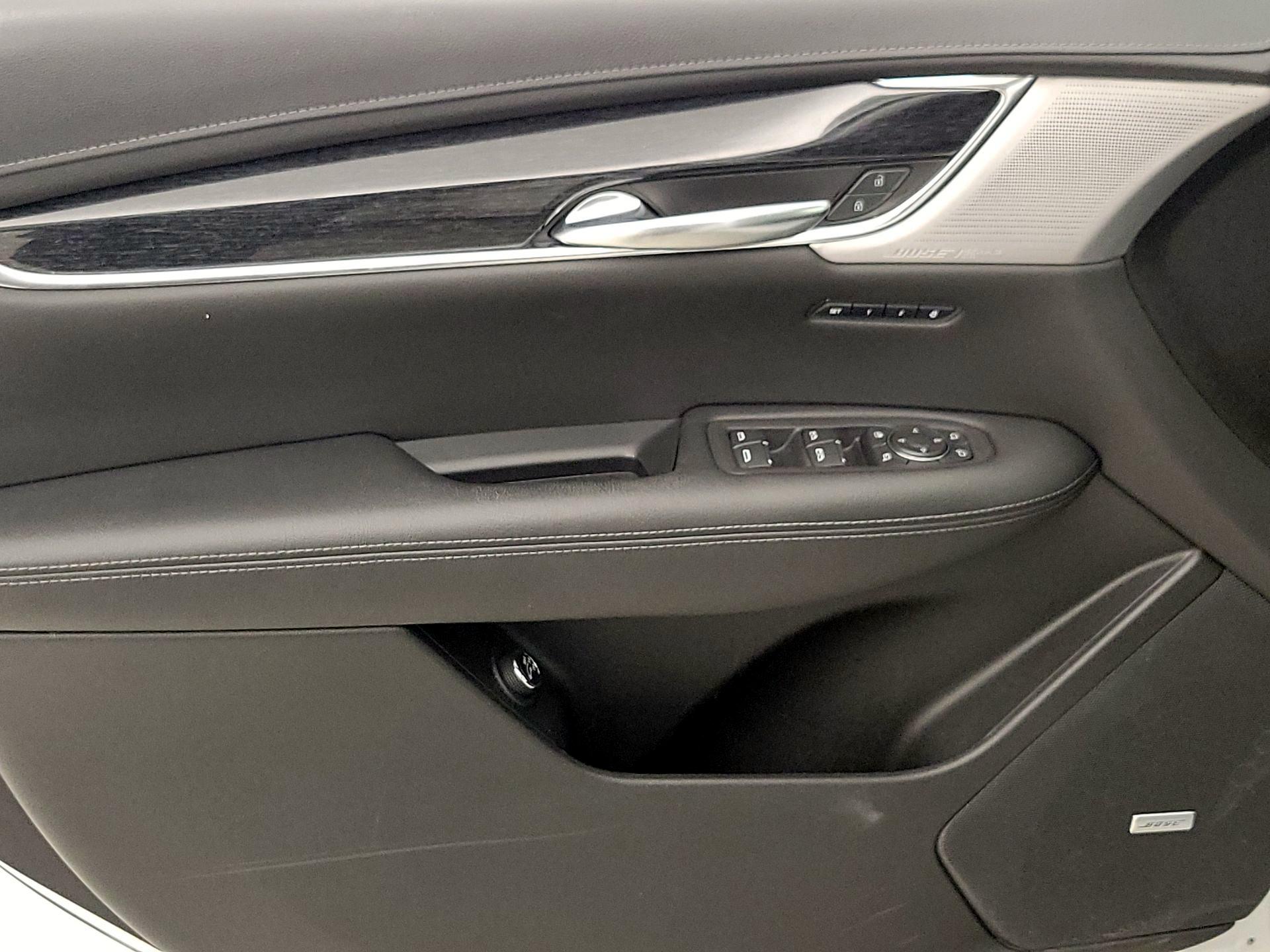 Thumbnail: 2020 Cadillac XT5 - 12