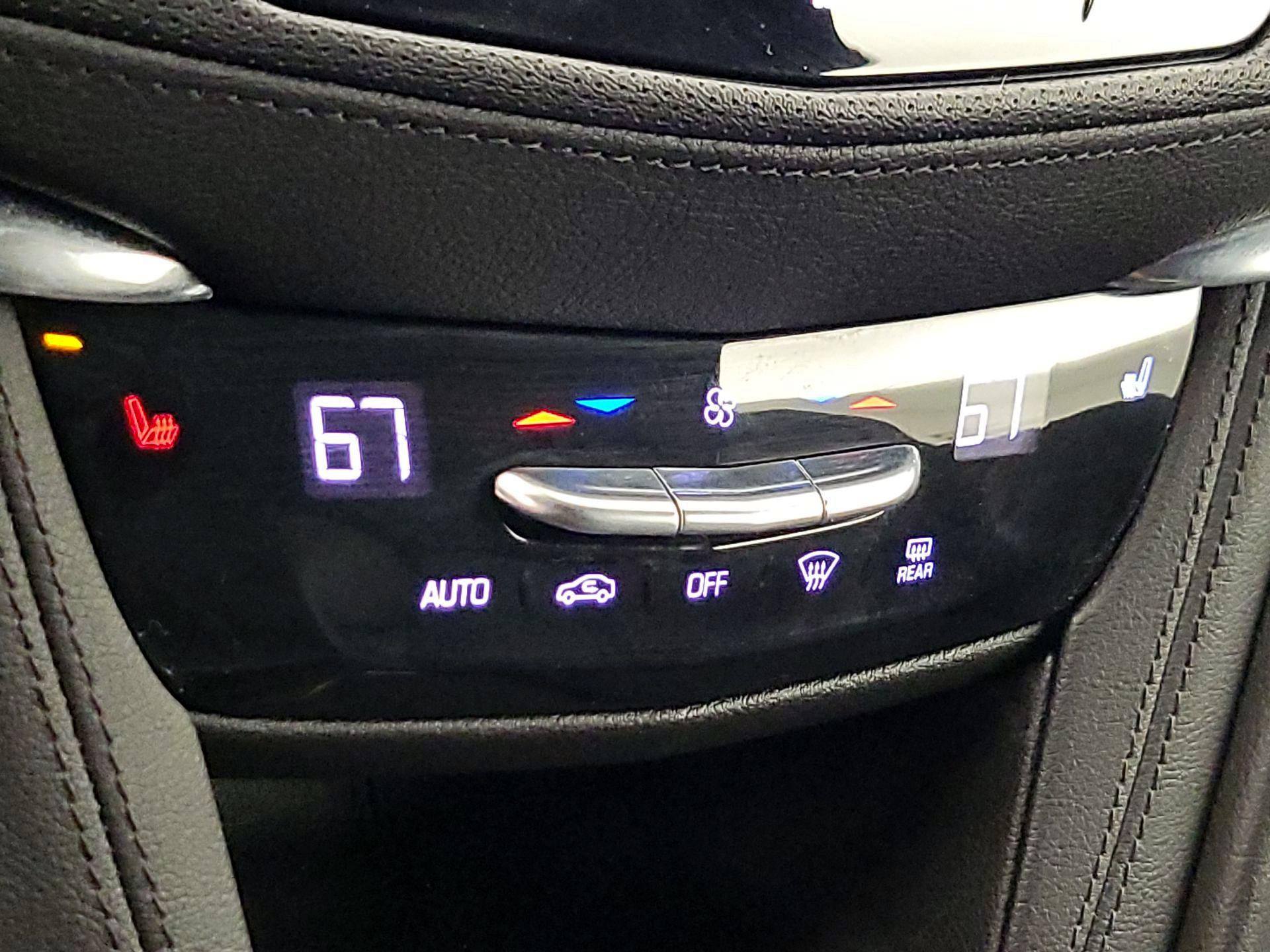 Thumbnail: 2020 Cadillac XT5 - 17