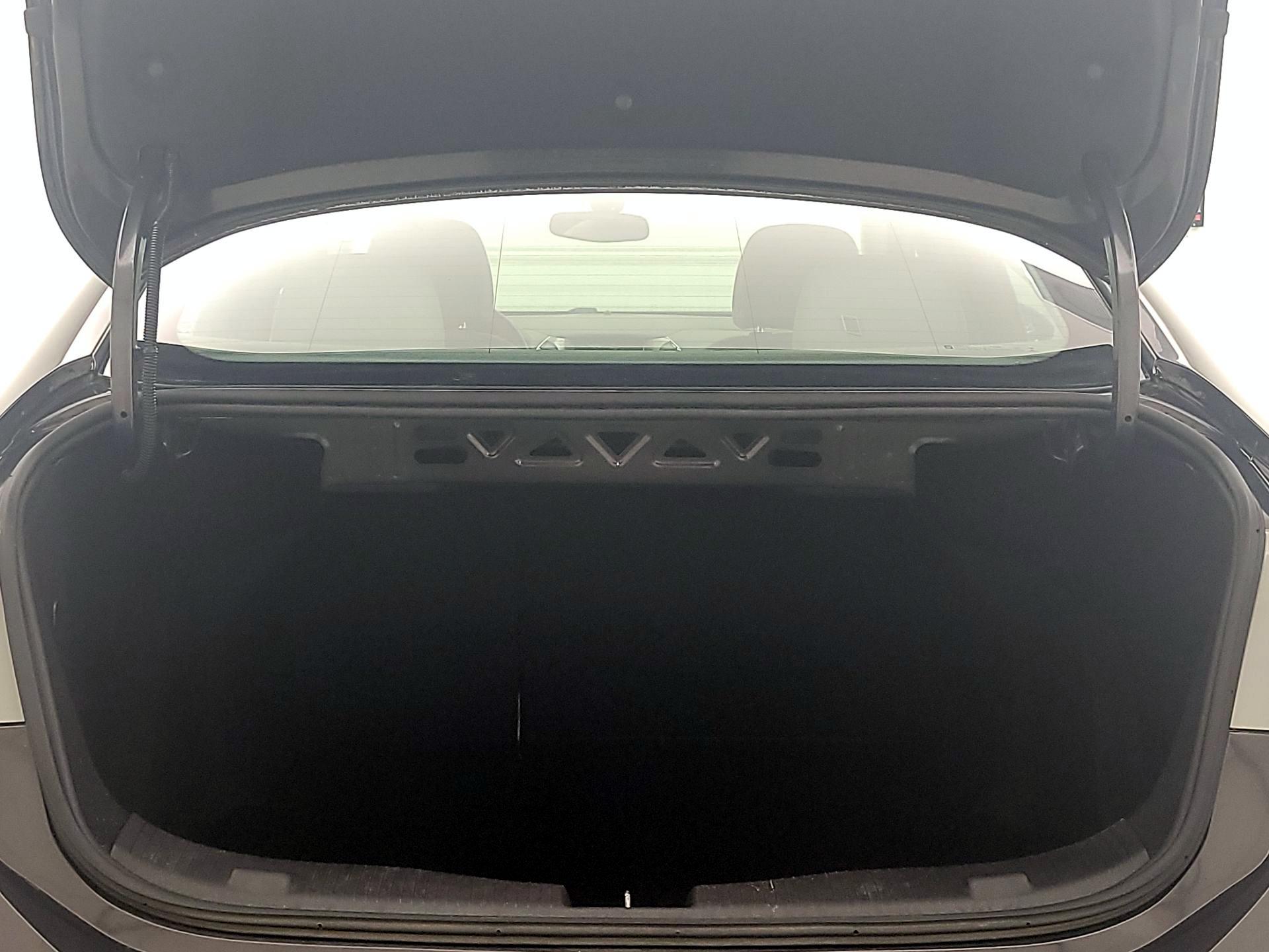 Thumbnail: 2017 Chevrolet Cruze - 20