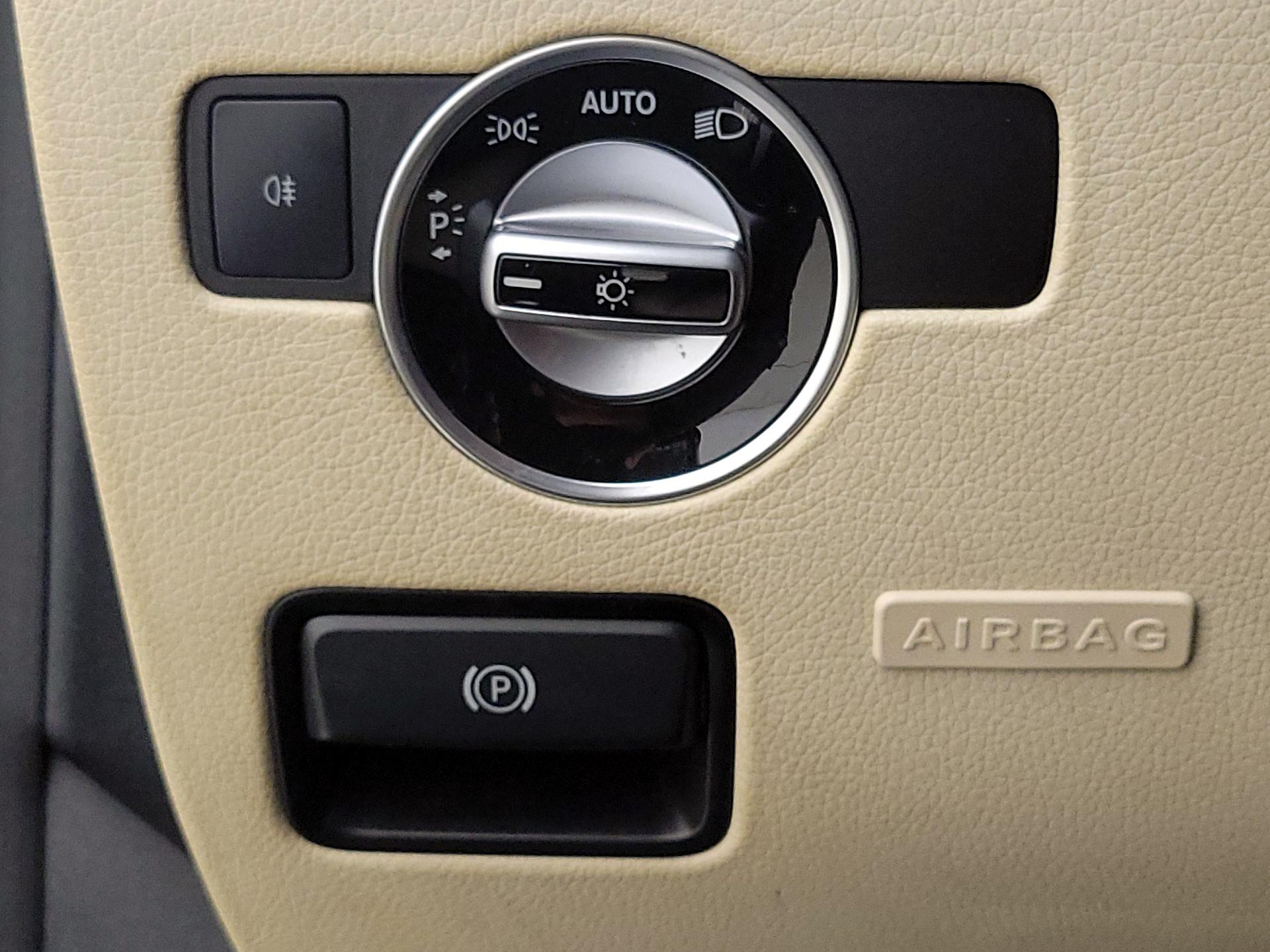 Thumbnail: 2018 Mercedes-Benz SLC - 13