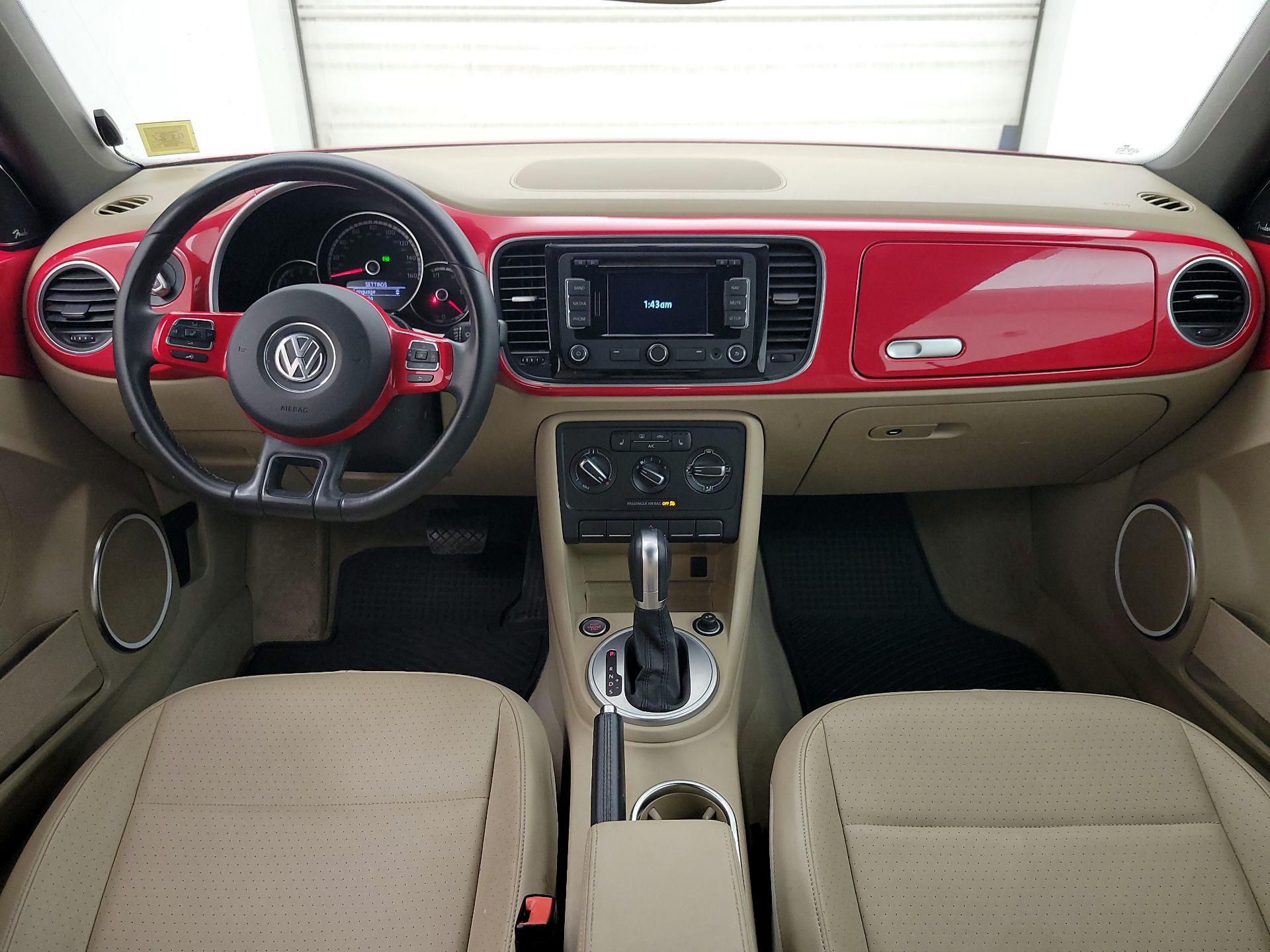 Thumbnail: 2015 Volkswagen Beetle - 9