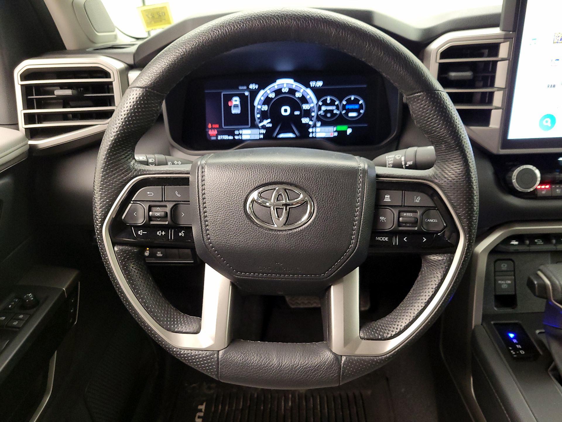 Thumbnail: 2024 Toyota Tundra - 10