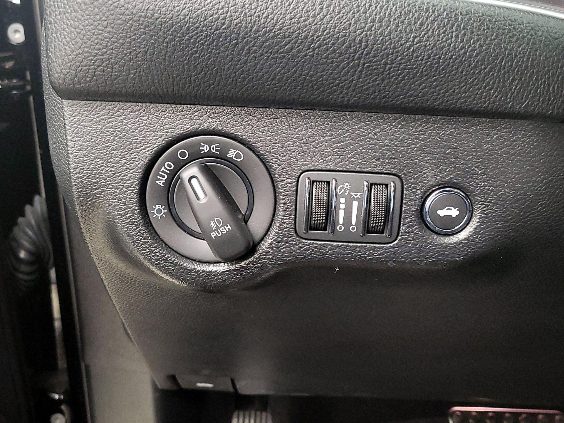 Thumbnail: 2019 Dodge Challenger - 13