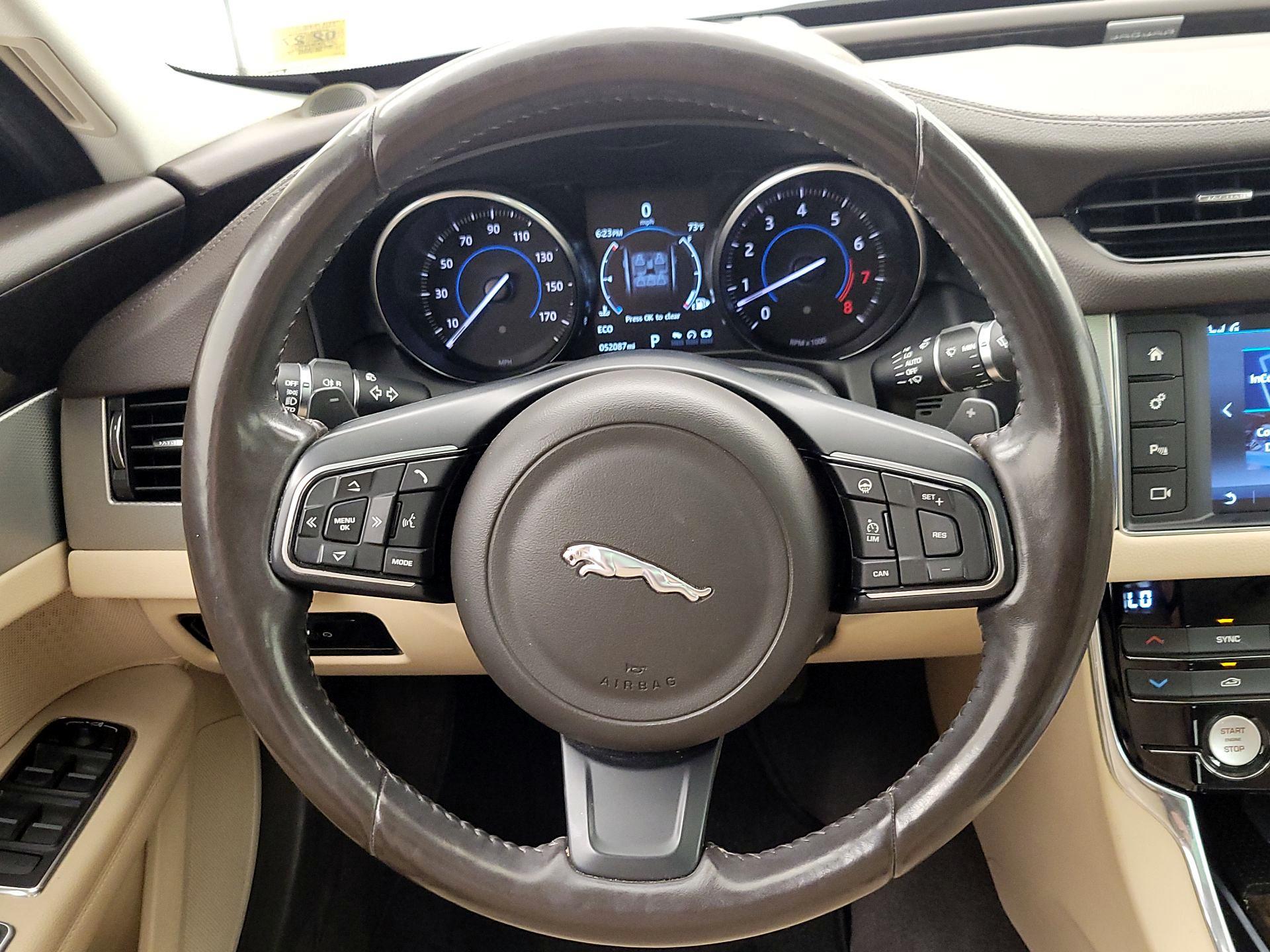 Thumbnail: 2016 Jaguar XF - 10