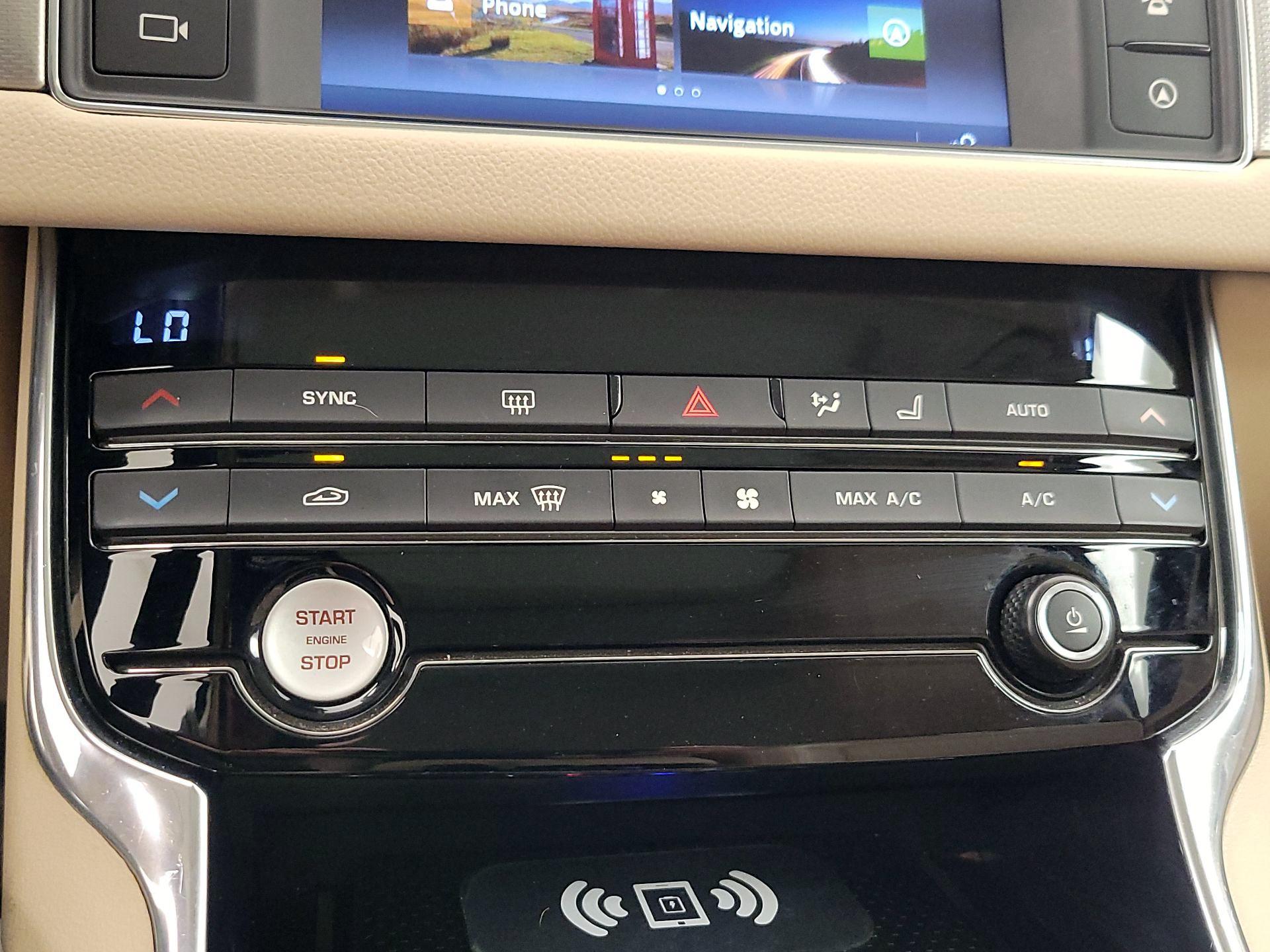 Thumbnail: 2016 Jaguar XF - 16