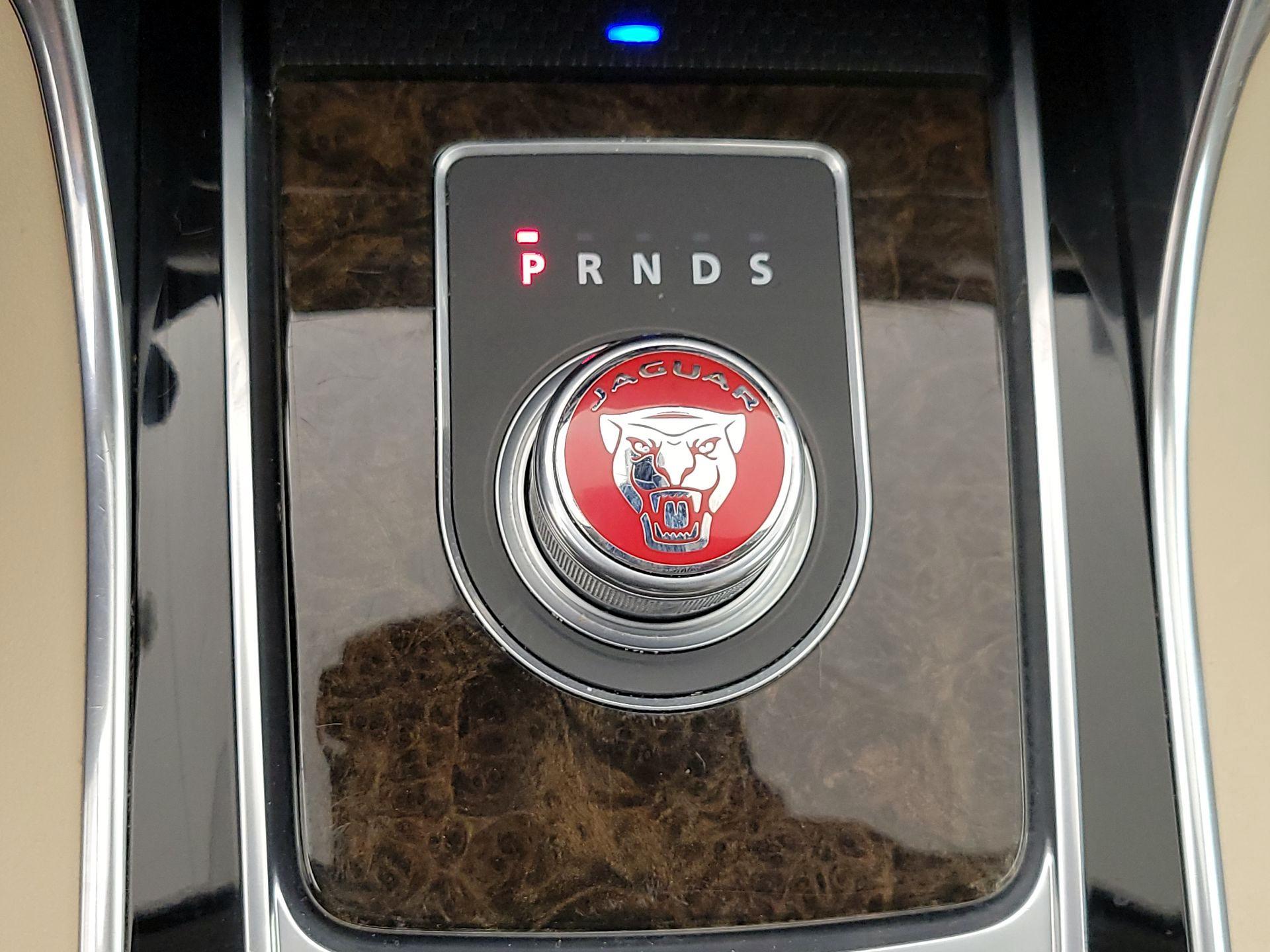 Thumbnail: 2016 Jaguar XF - 17