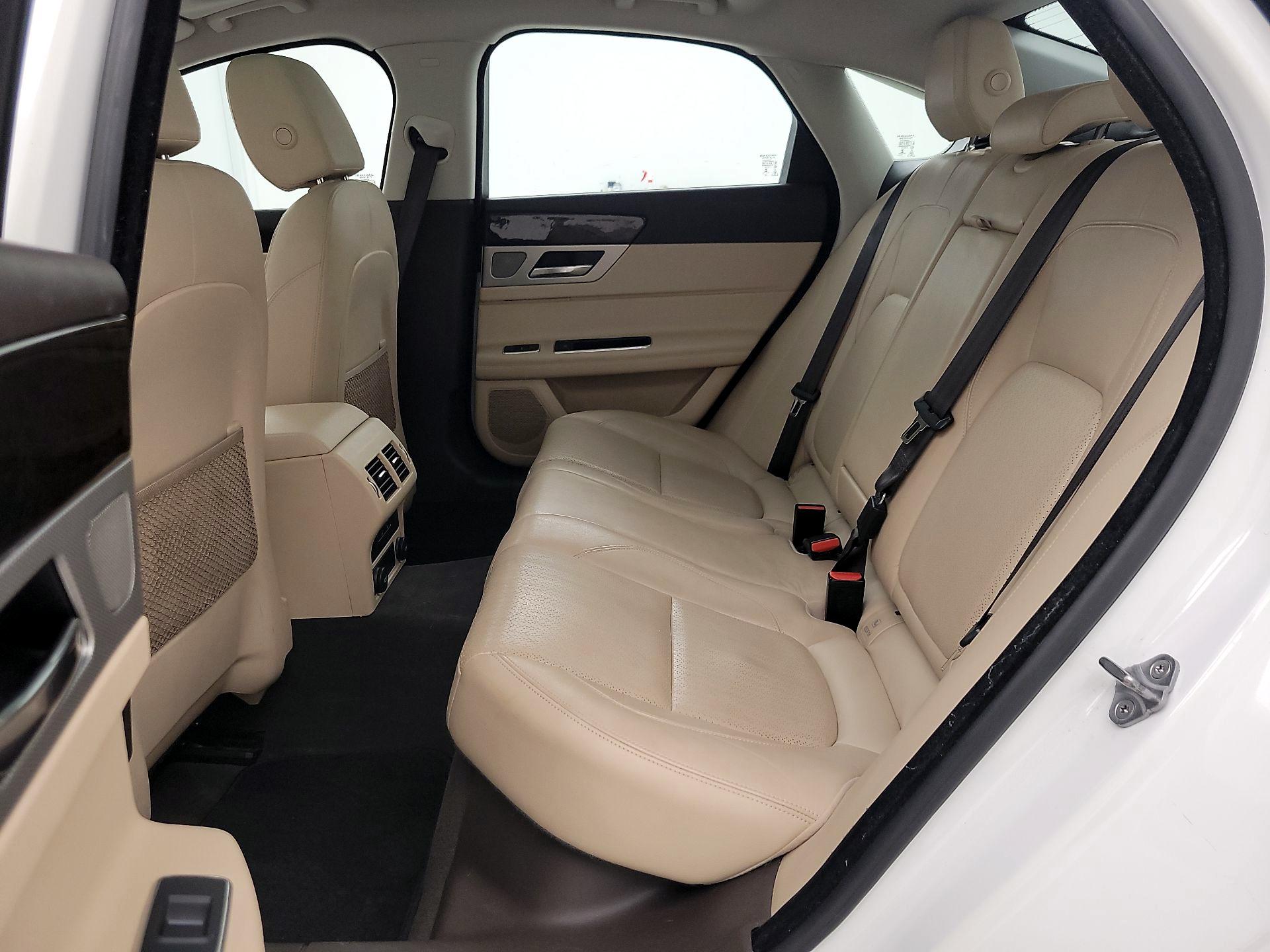 Thumbnail: 2016 Jaguar XF - 20