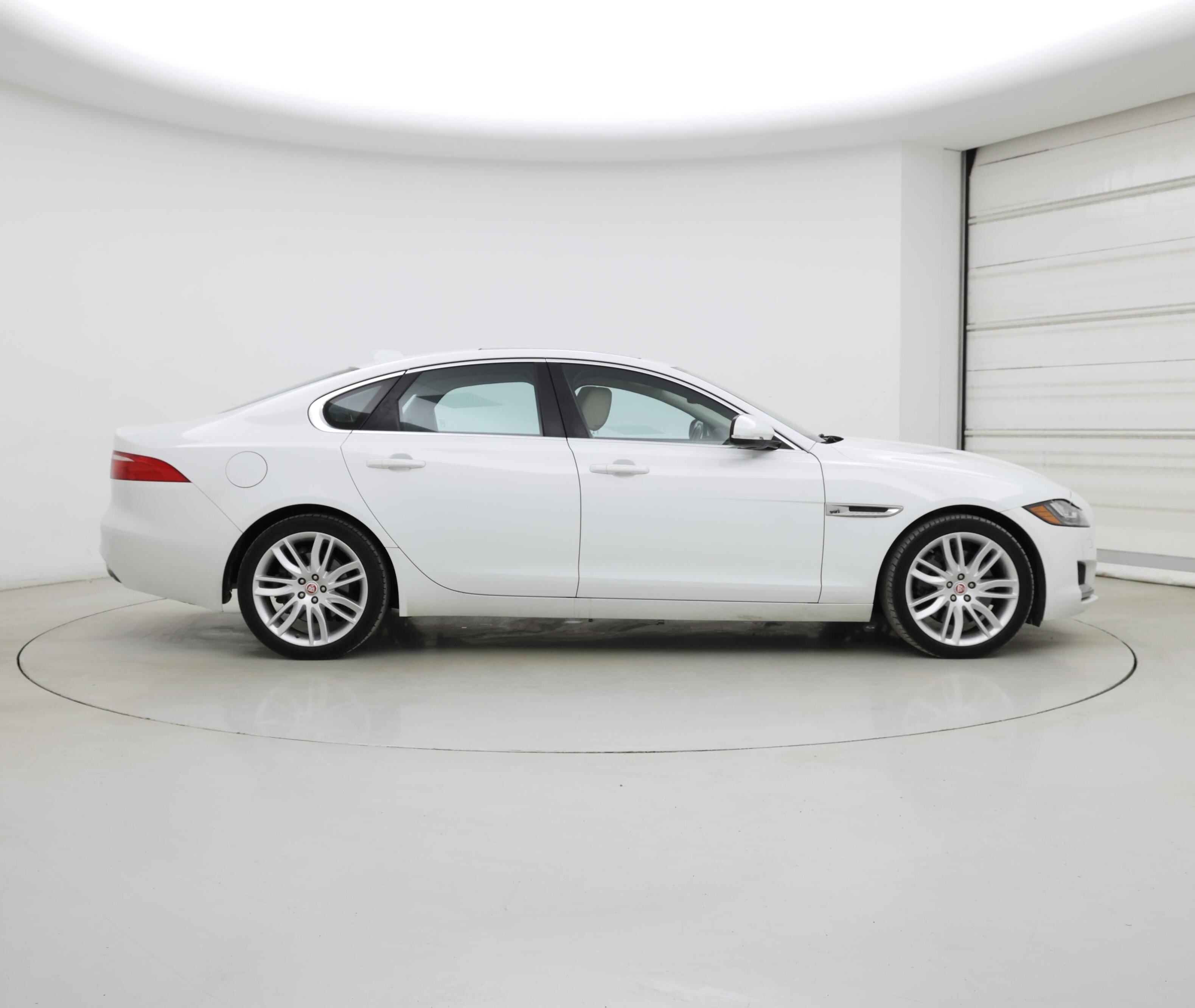 Thumbnail: 2016 Jaguar XF - 7