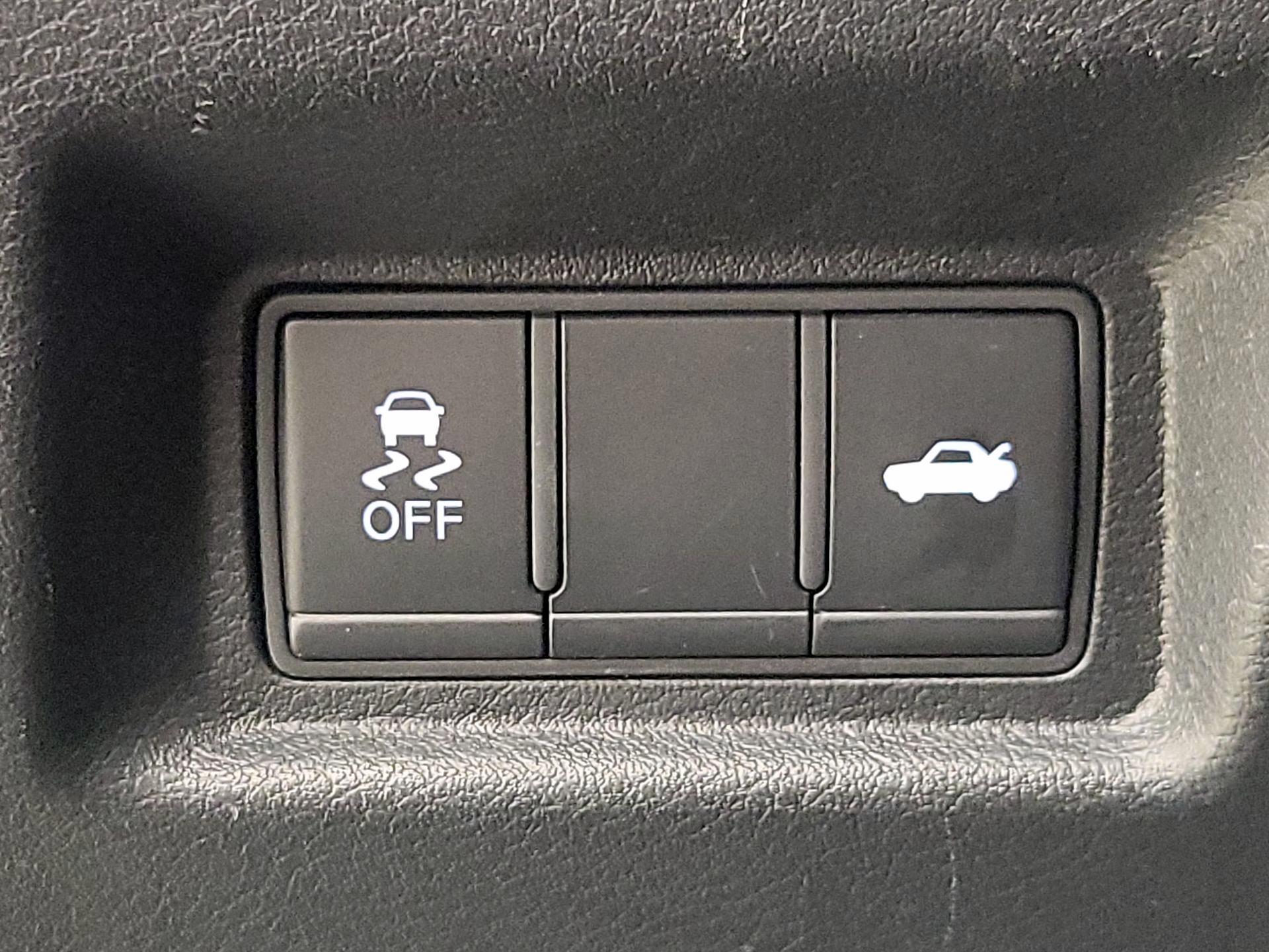 Thumbnail: 2019 INFINITI Q50 - 13