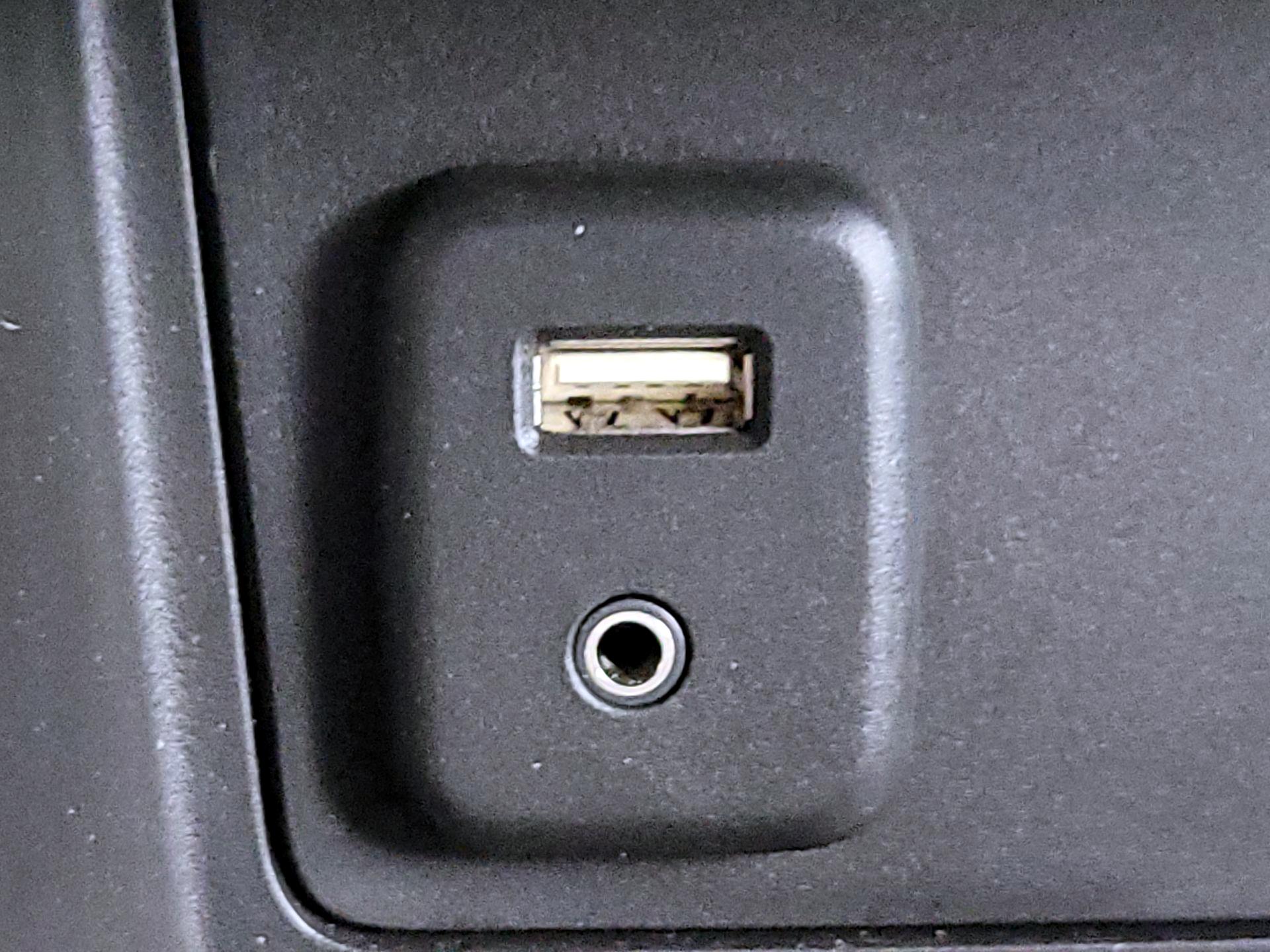 Thumbnail: 2016 Chevrolet Colorado - 18