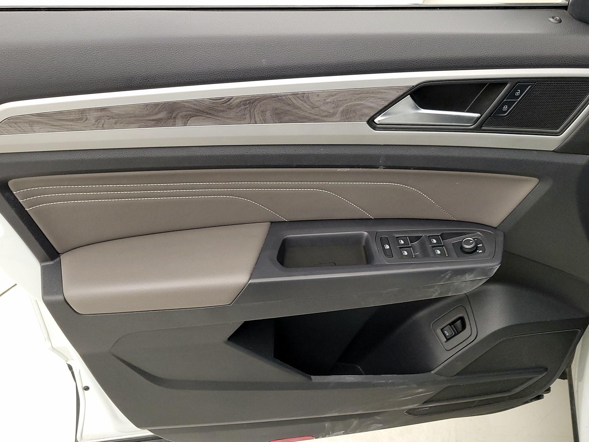 Thumbnail: 2021 Volkswagen Atlas - 12