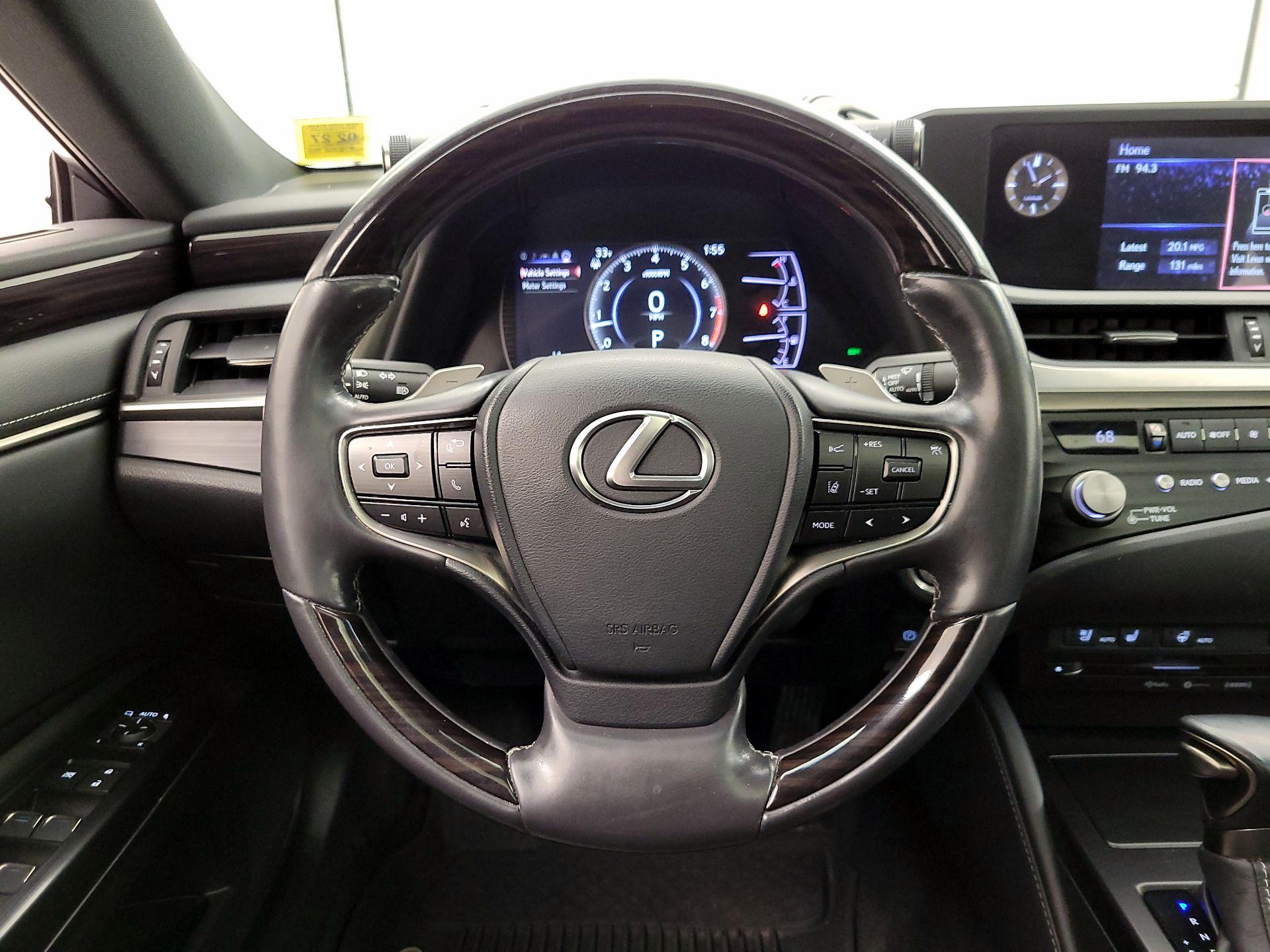 Thumbnail: 2021 Lexus ES - 10