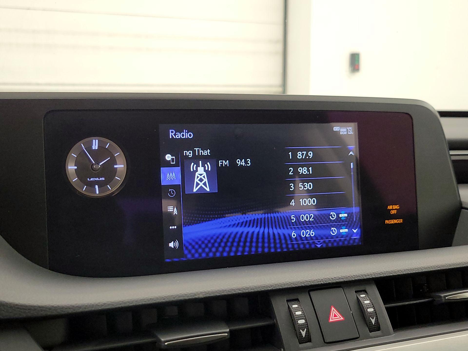 Thumbnail: 2021 Lexus ES - 15