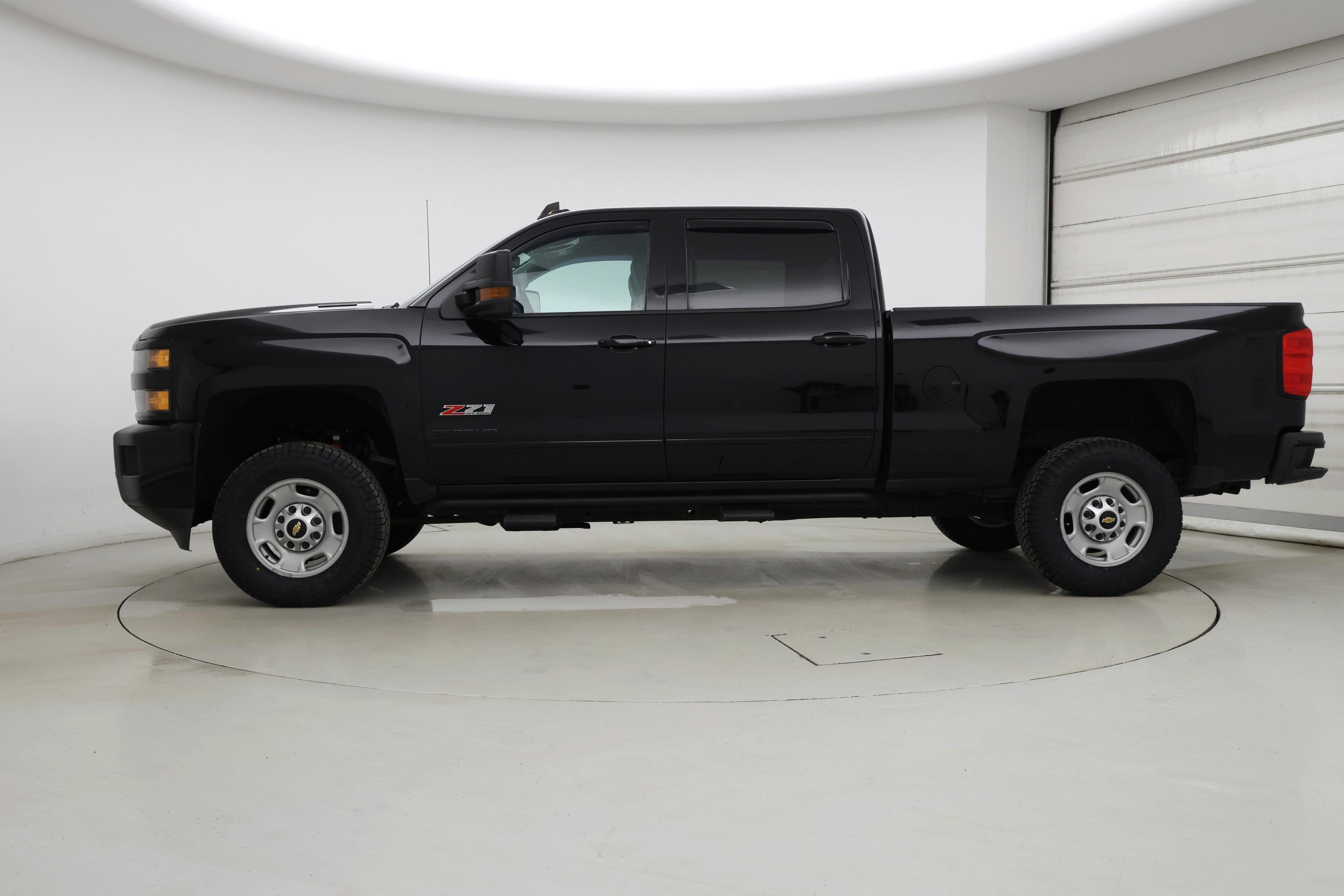 Thumbnail: 2017 Chevrolet Silverado 2500 - 3