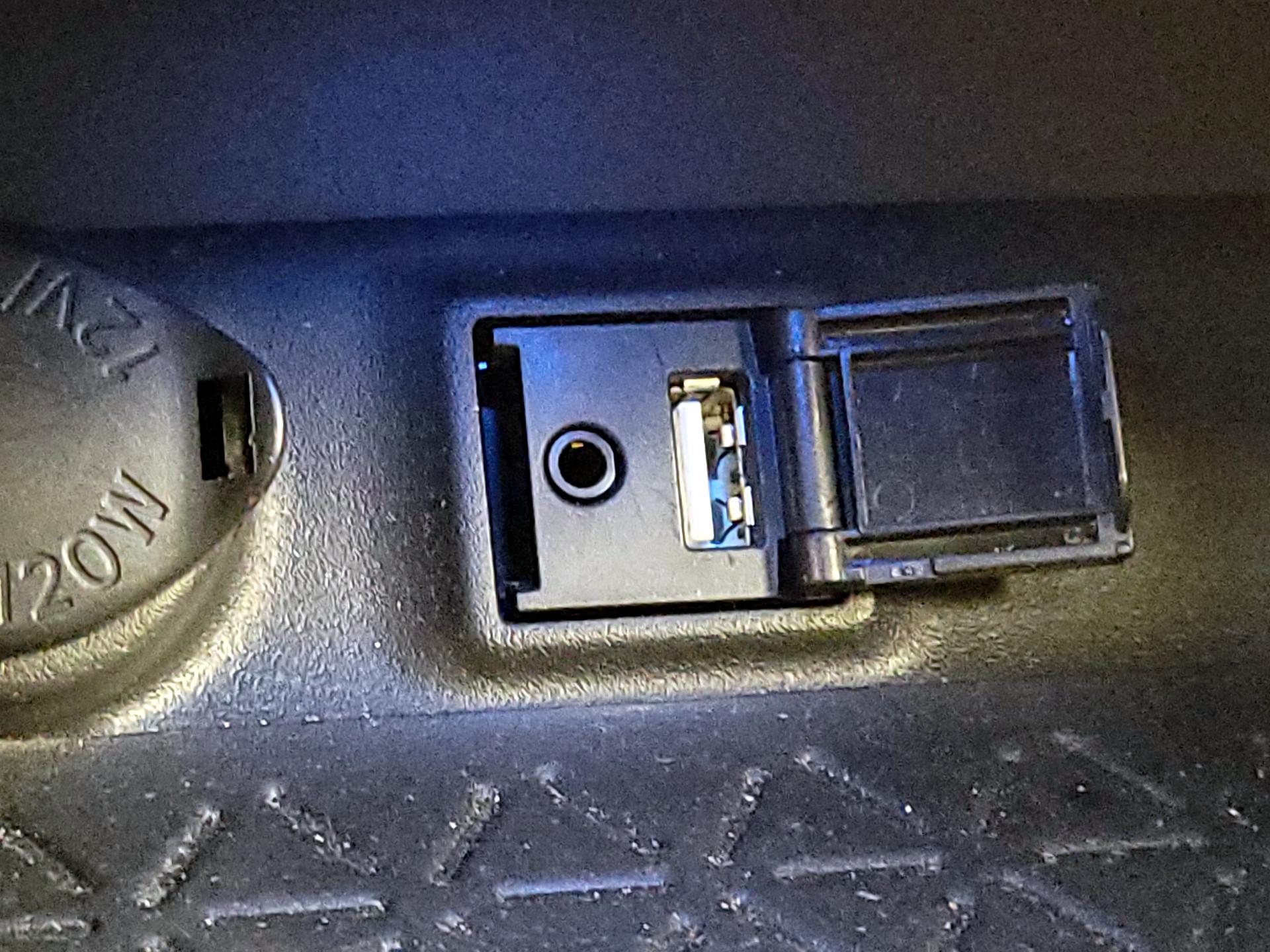 Thumbnail: 2019 Toyota RAV4 - 18