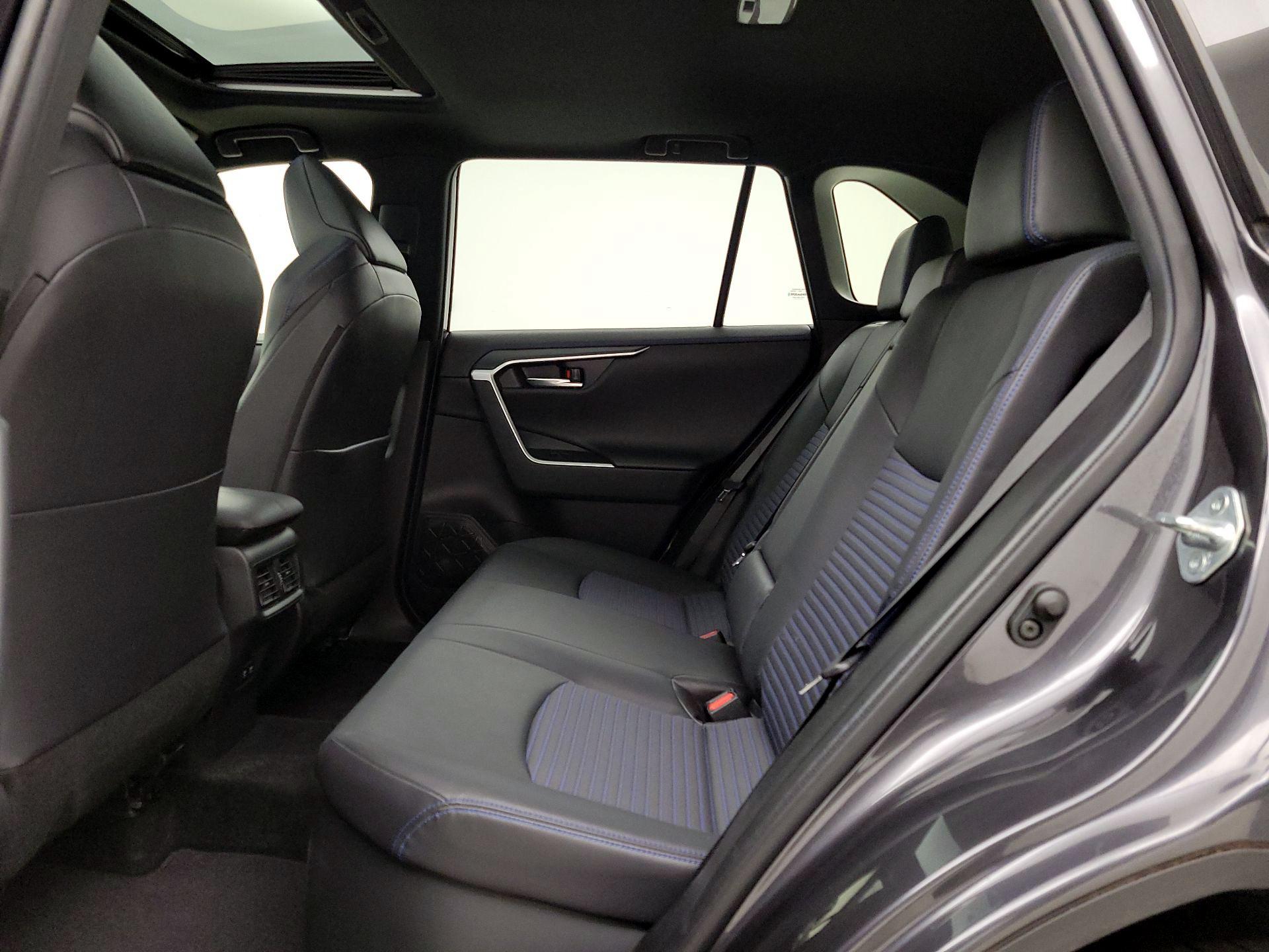 Thumbnail: 2019 Toyota RAV4 - 20