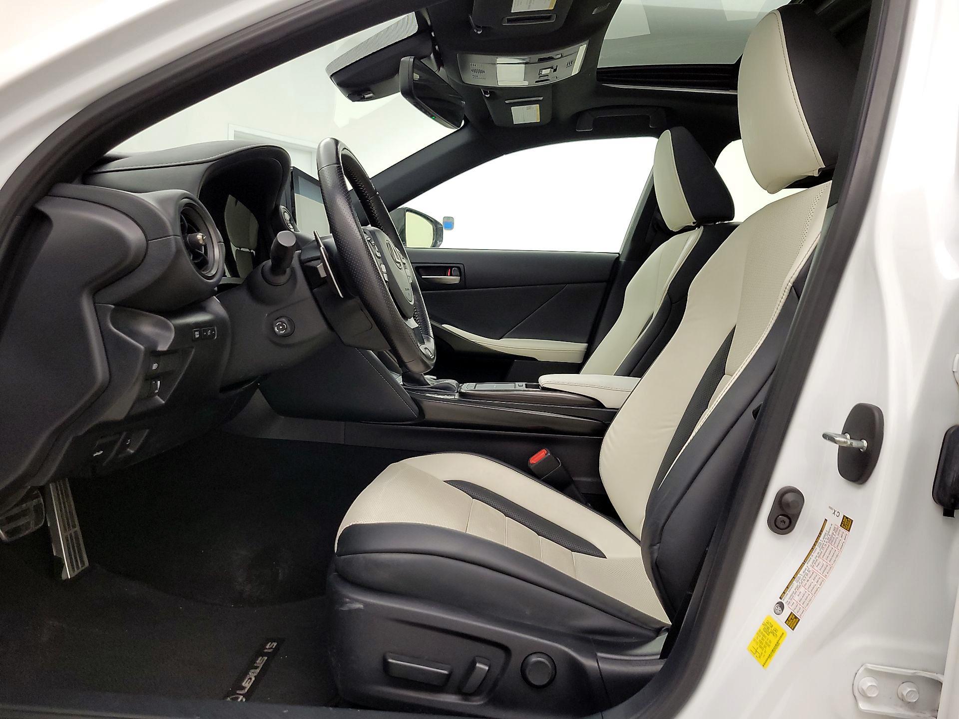 Thumbnail: 2023 Lexus IS - 11