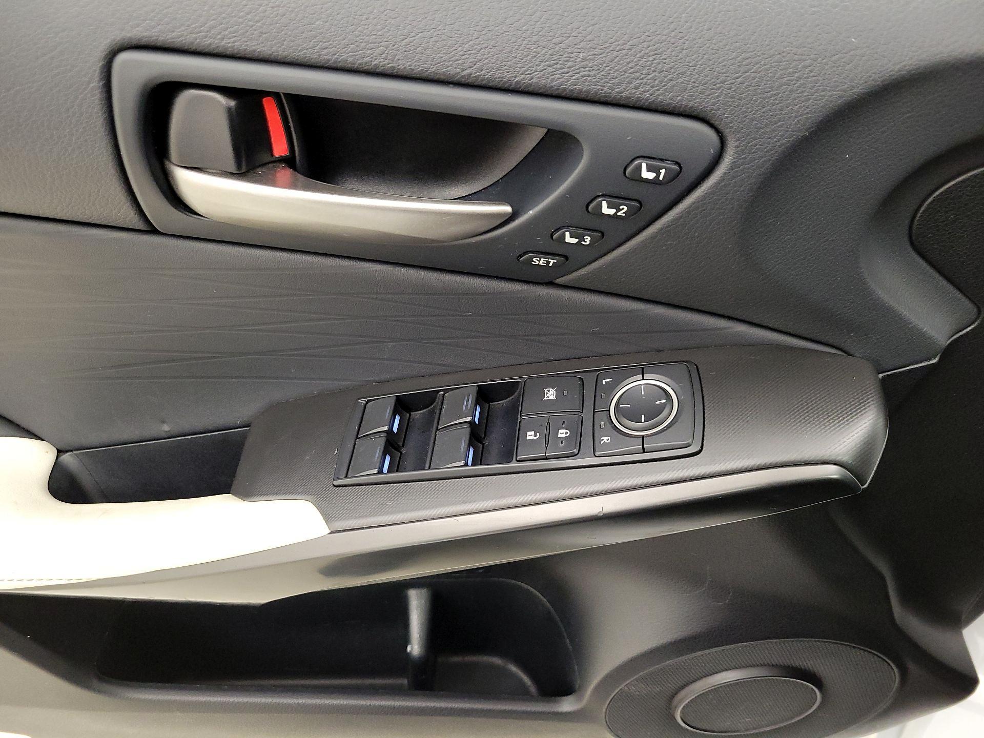 Thumbnail: 2023 Lexus IS - 12