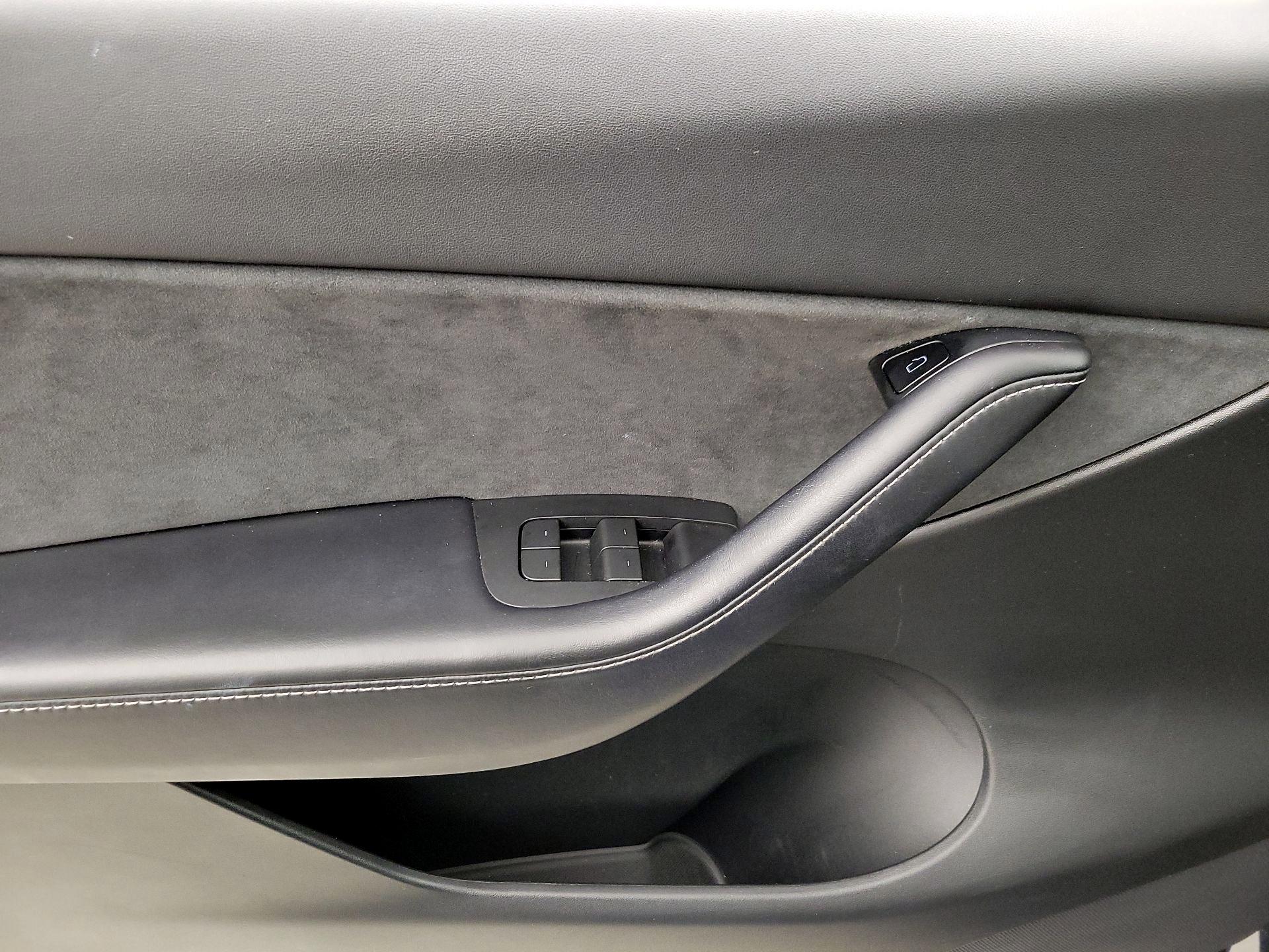 Thumbnail: 2022 Tesla Model Y - 12