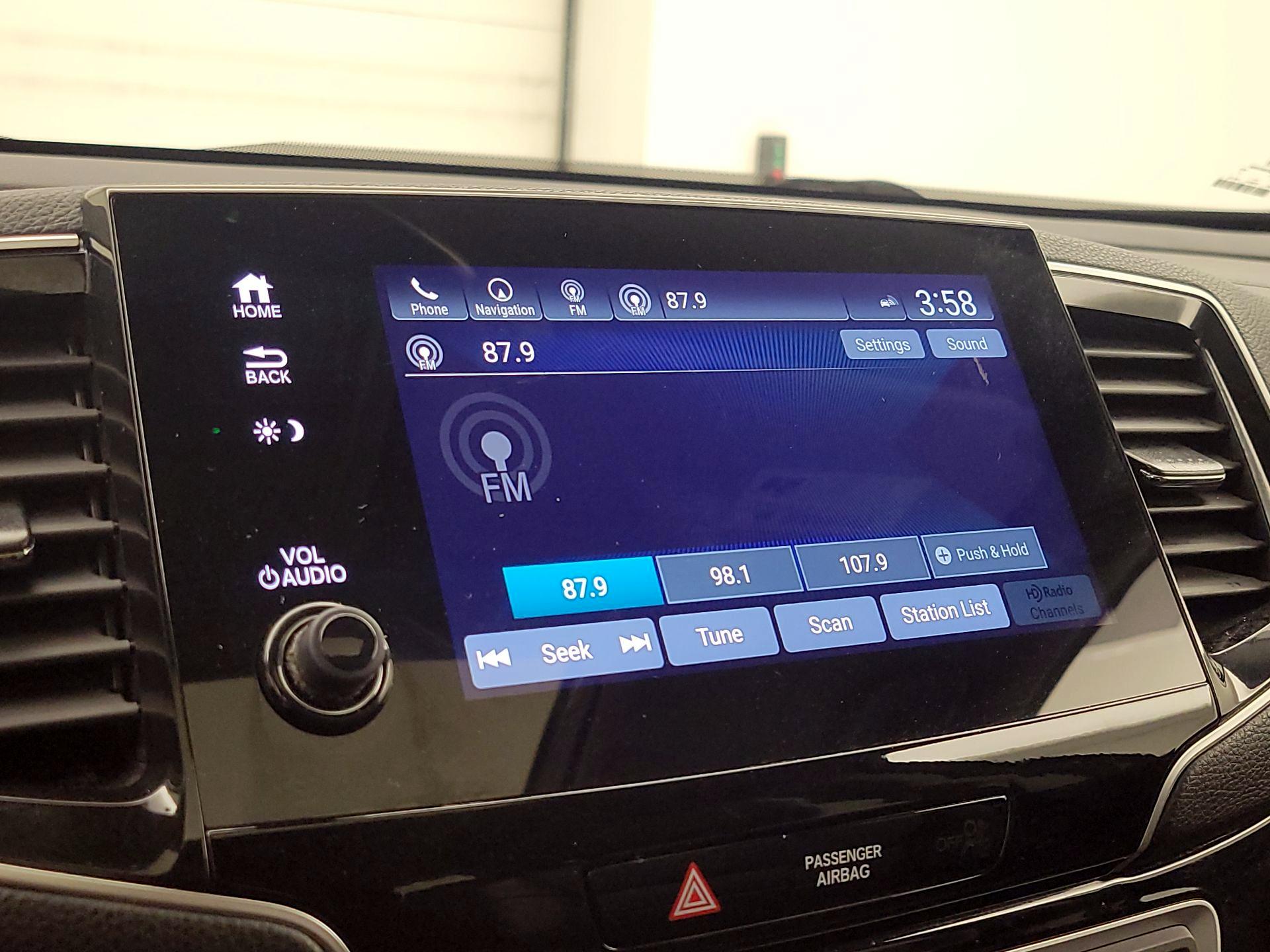 Thumbnail: 2019 Honda Pilot - 15