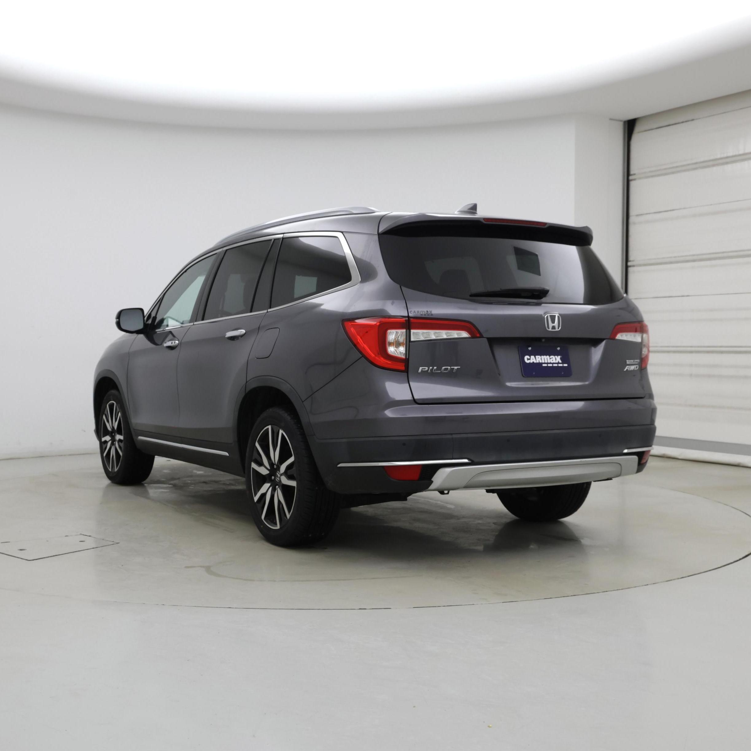 Thumbnail: 2019 Honda Pilot - 2