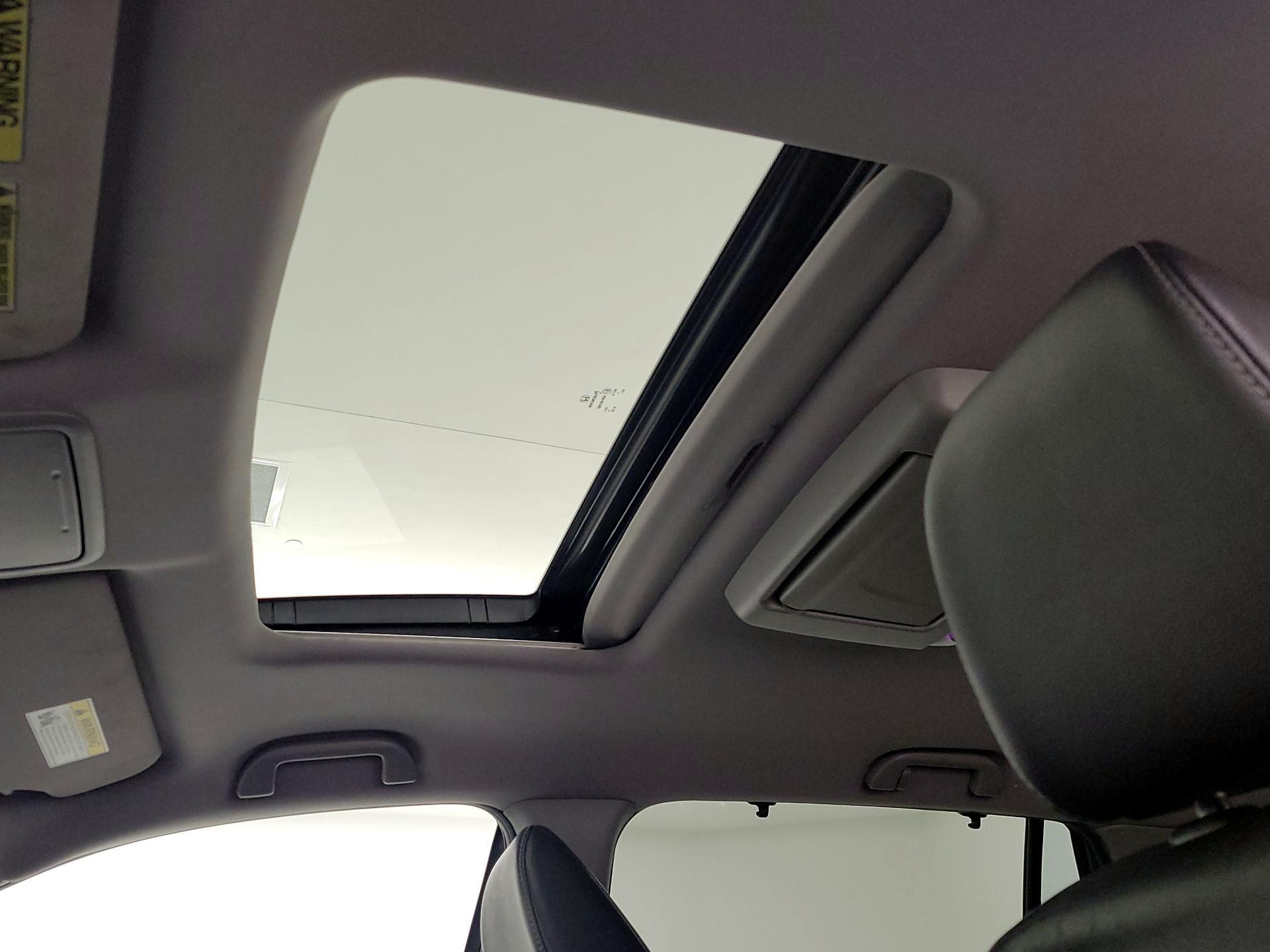 Thumbnail: 2019 Honda Pilot - 19