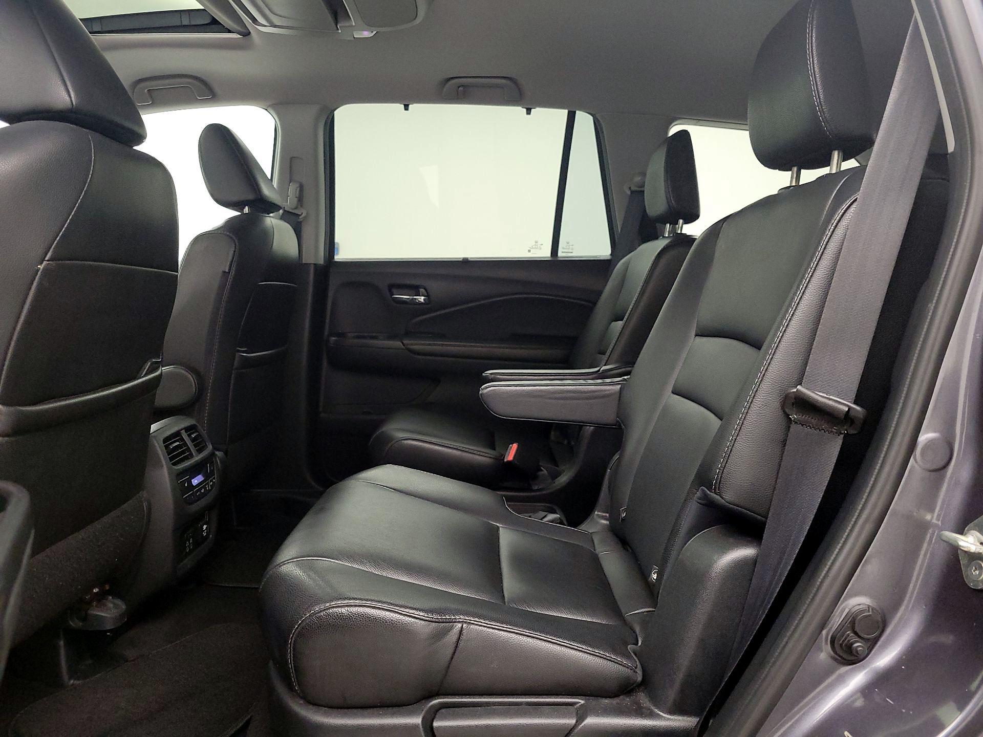 Thumbnail: 2019 Honda Pilot - 20