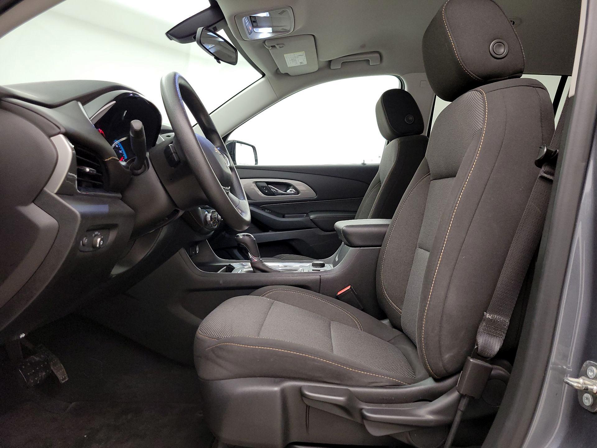 Thumbnail: 2018 Chevrolet Traverse - 11