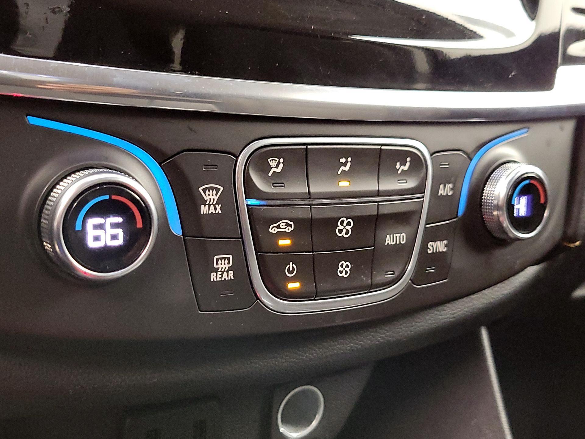 Thumbnail: 2018 Chevrolet Traverse - 16