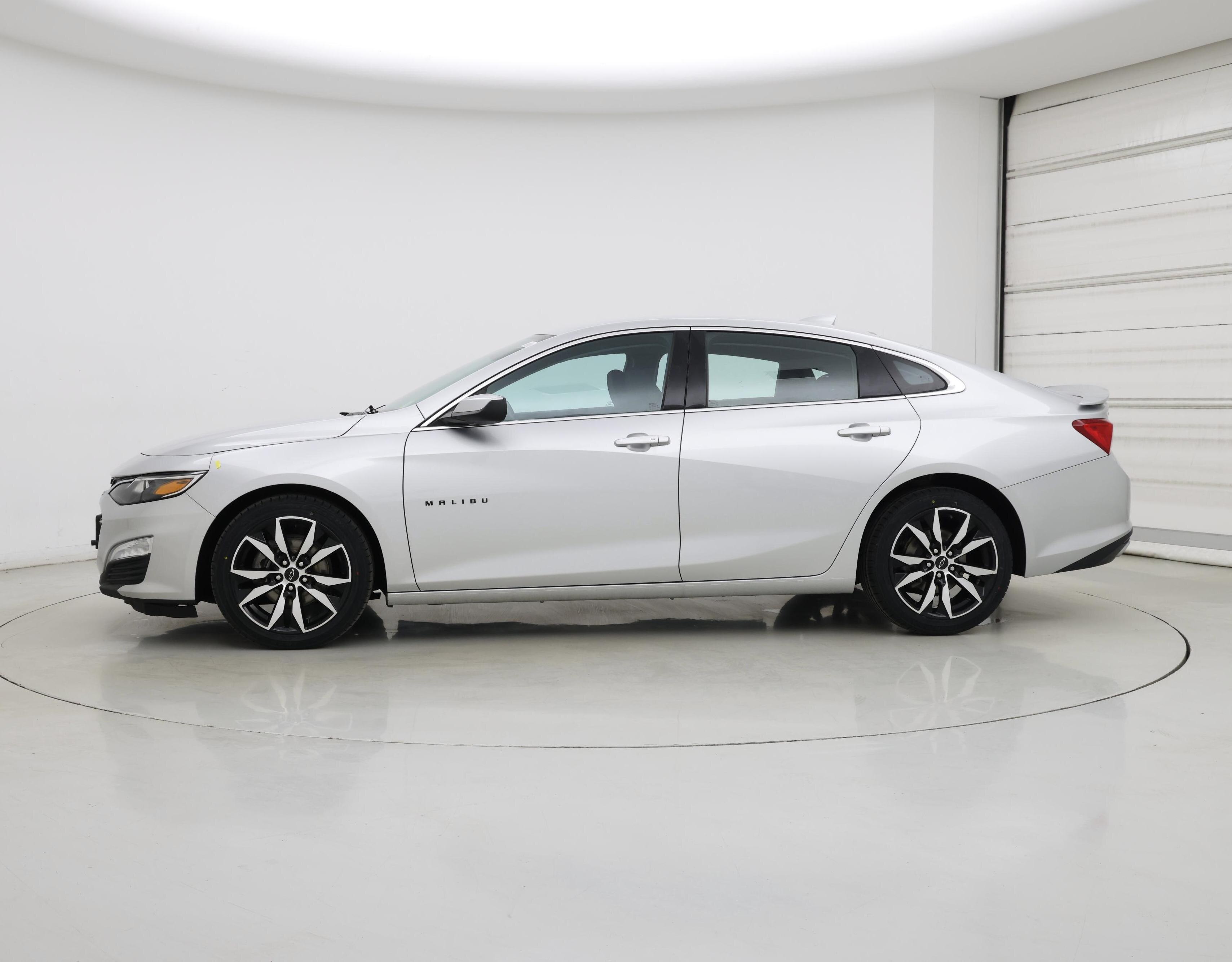 Thumbnail: 2021 Chevrolet Malibu - 3