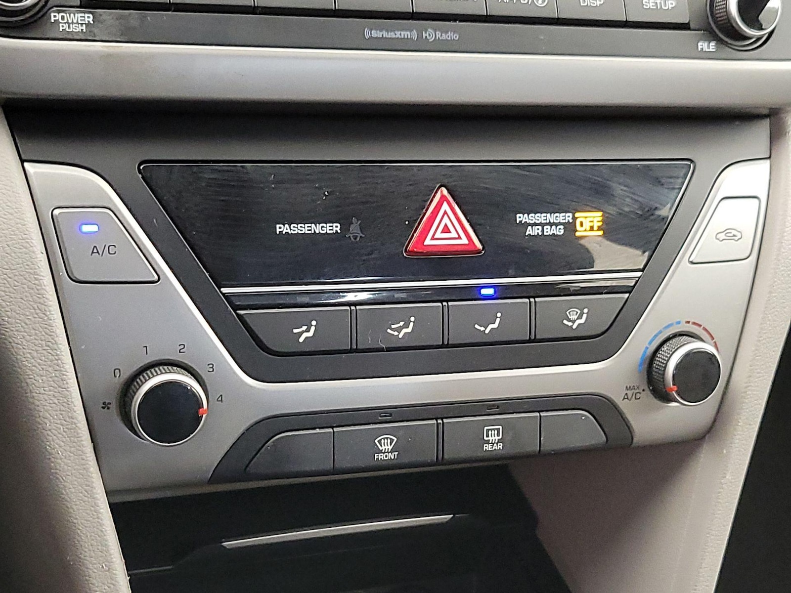 2018 Hyundai Elantra SE - Photo 17