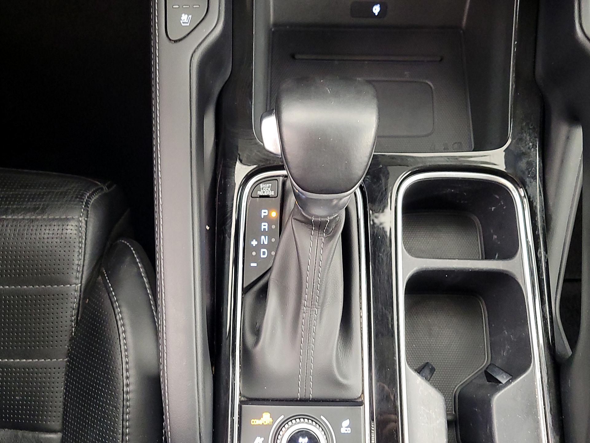 Thumbnail: 2022 Kia Telluride - 18