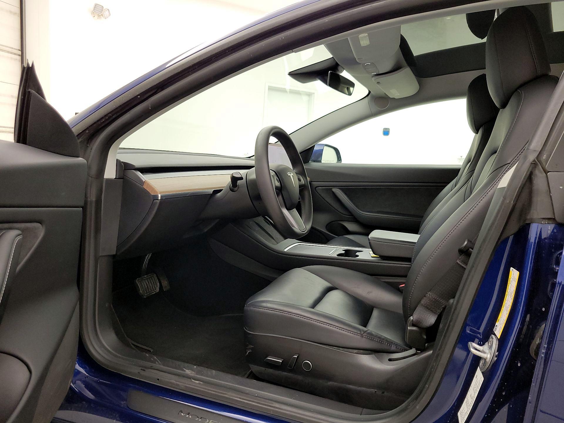 Thumbnail: 2021 Tesla Model 3 - 11