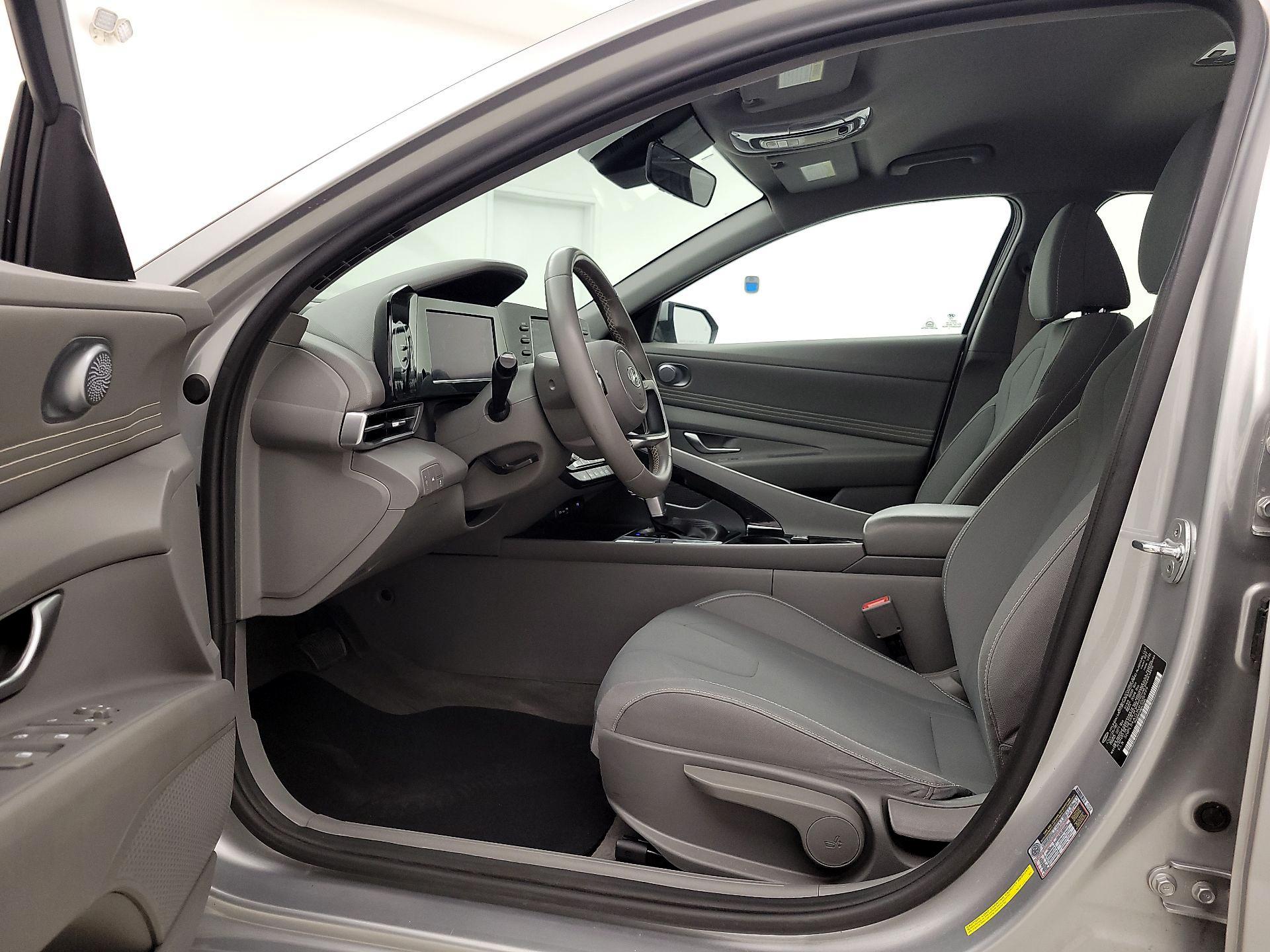 Thumbnail: 2021 Hyundai Elantra - 11