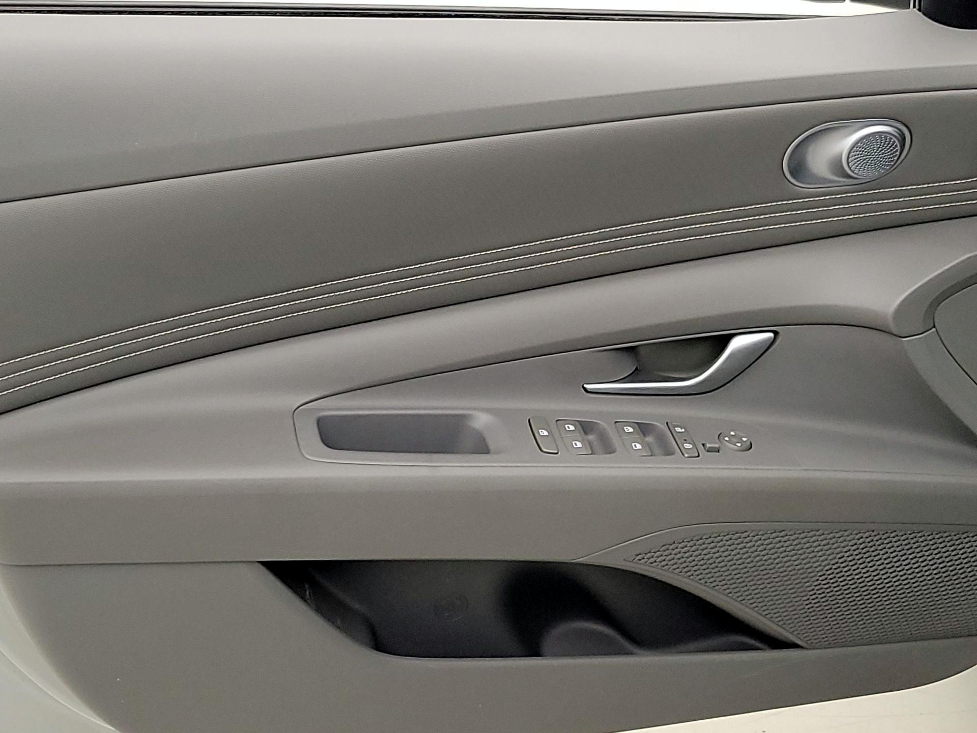 Thumbnail: 2021 Hyundai Elantra - 12