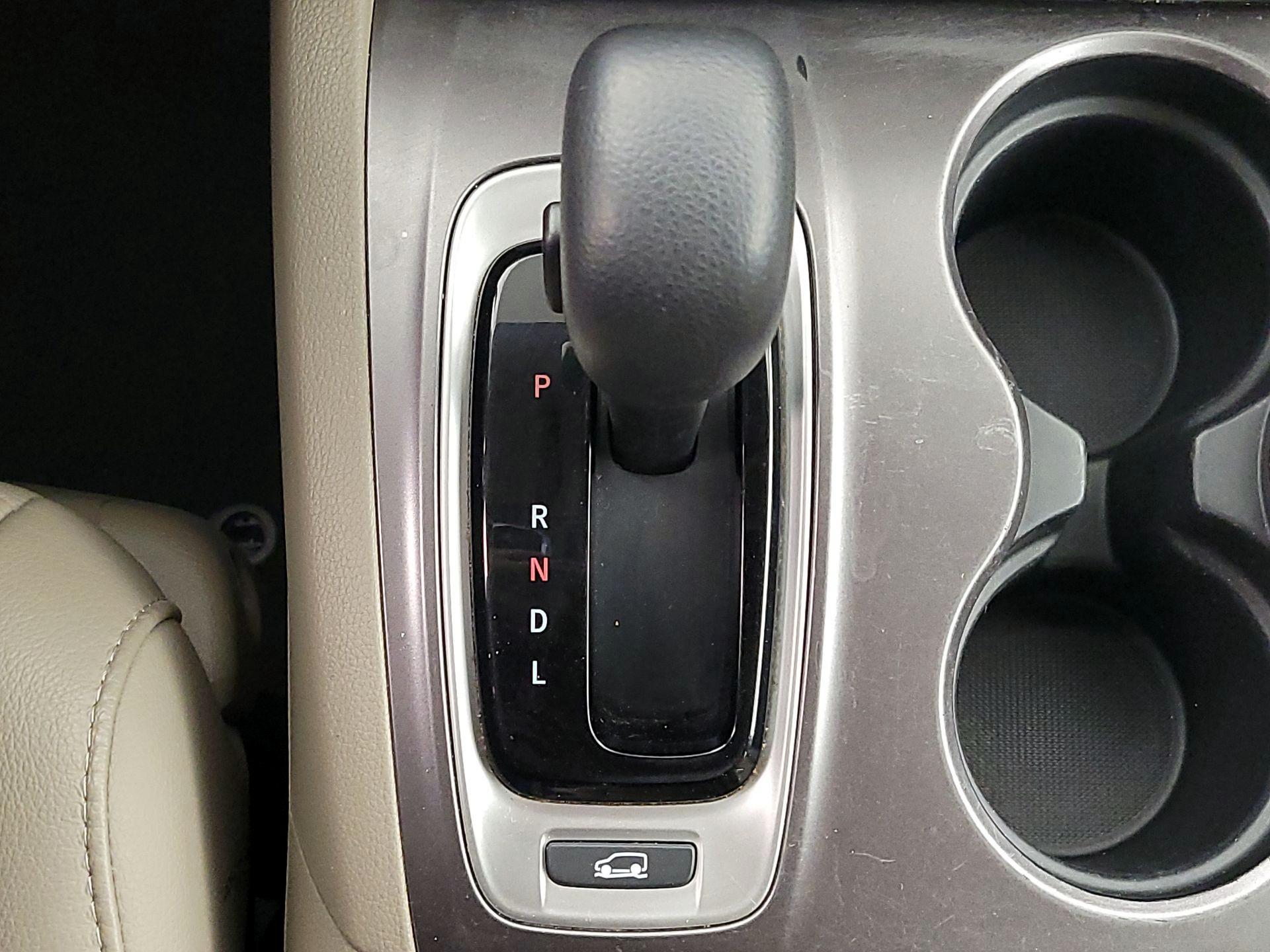 Thumbnail: 2019 Honda Pilot - 17