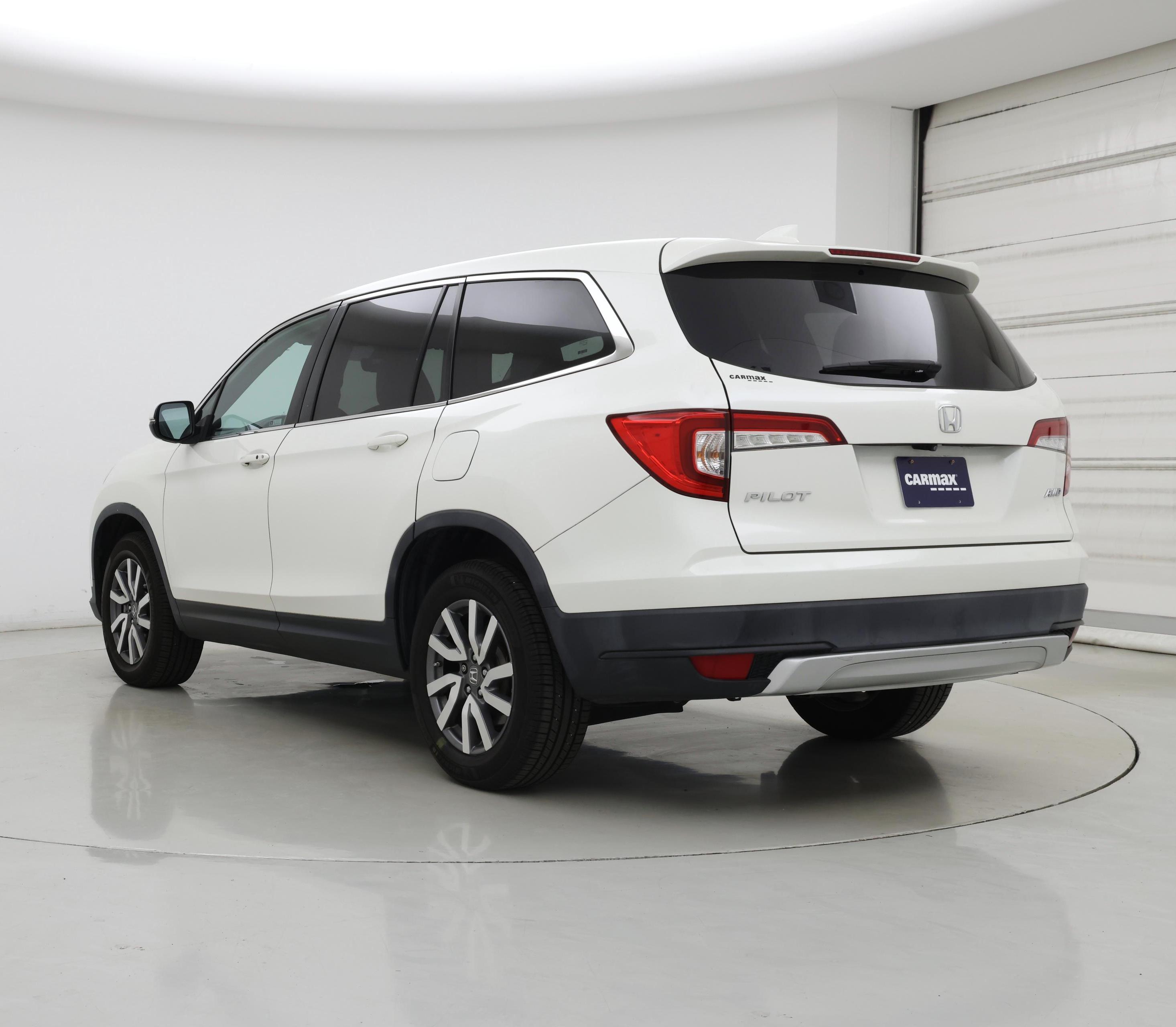 Thumbnail: 2019 Honda Pilot - 2