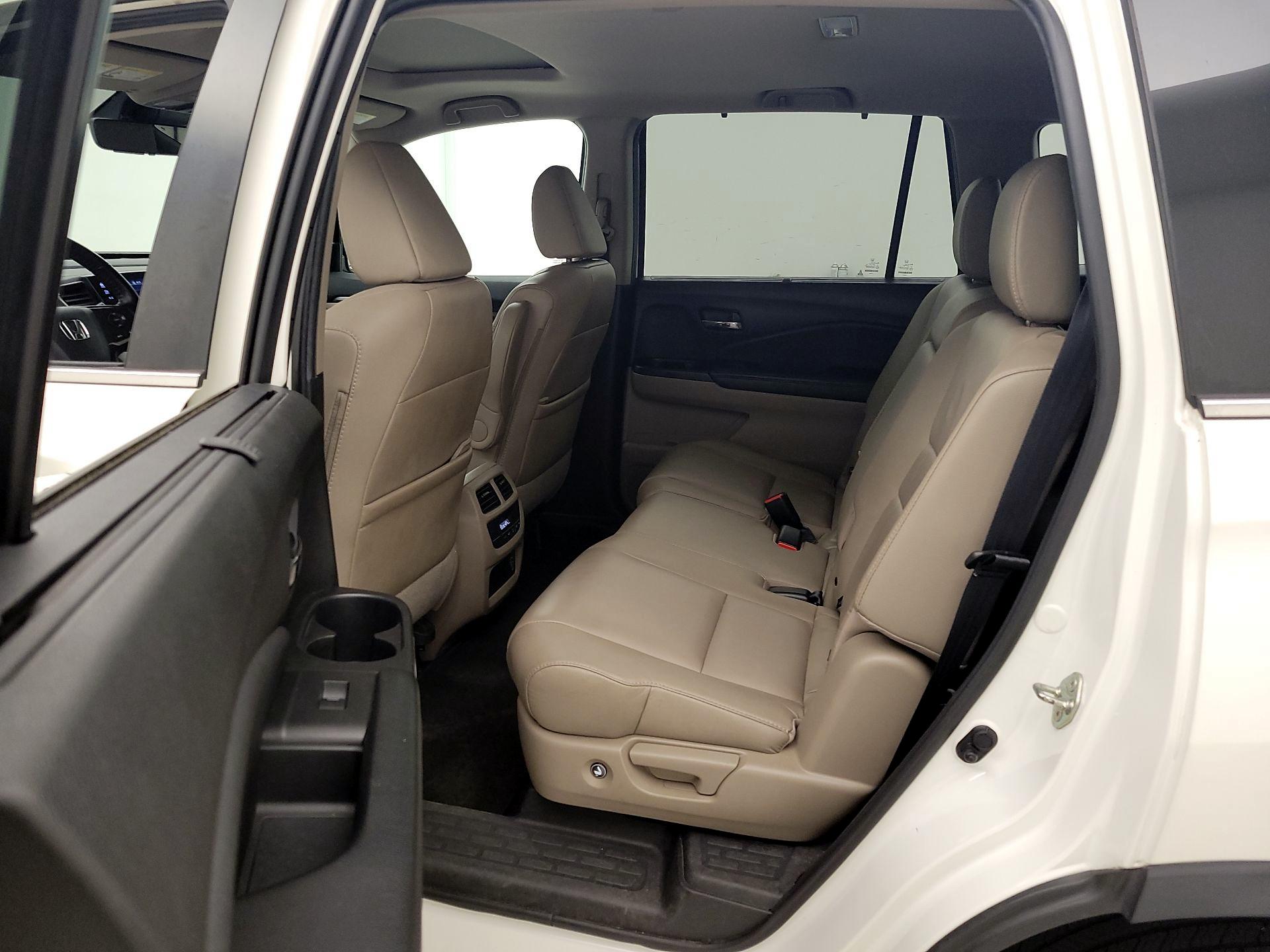 Thumbnail: 2019 Honda Pilot - 20