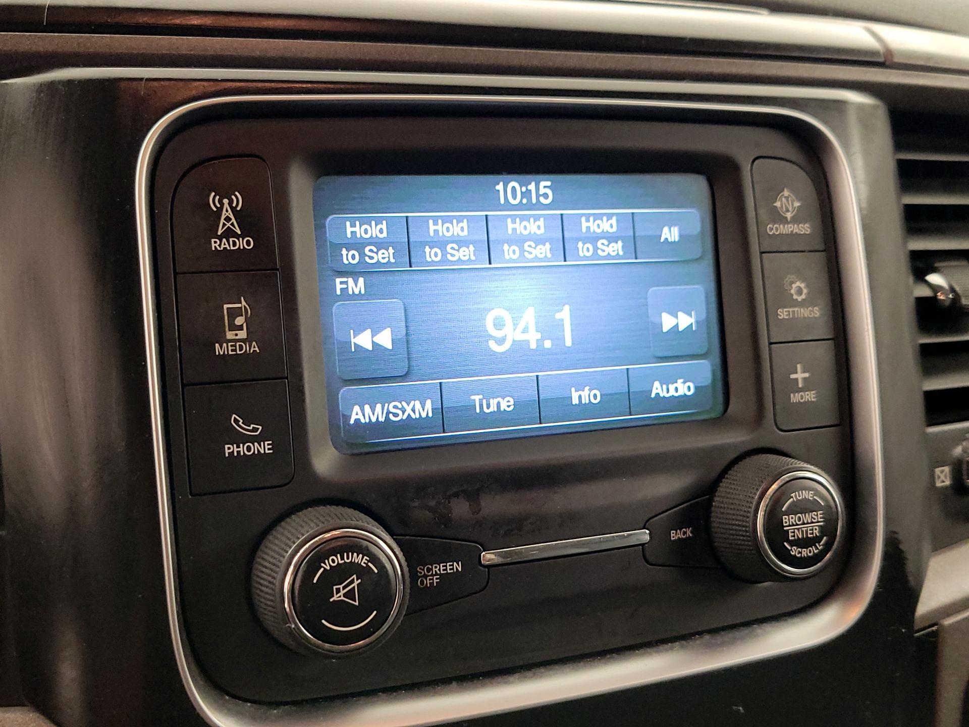 Thumbnail: 2019 RAM 1500 Classic - 15