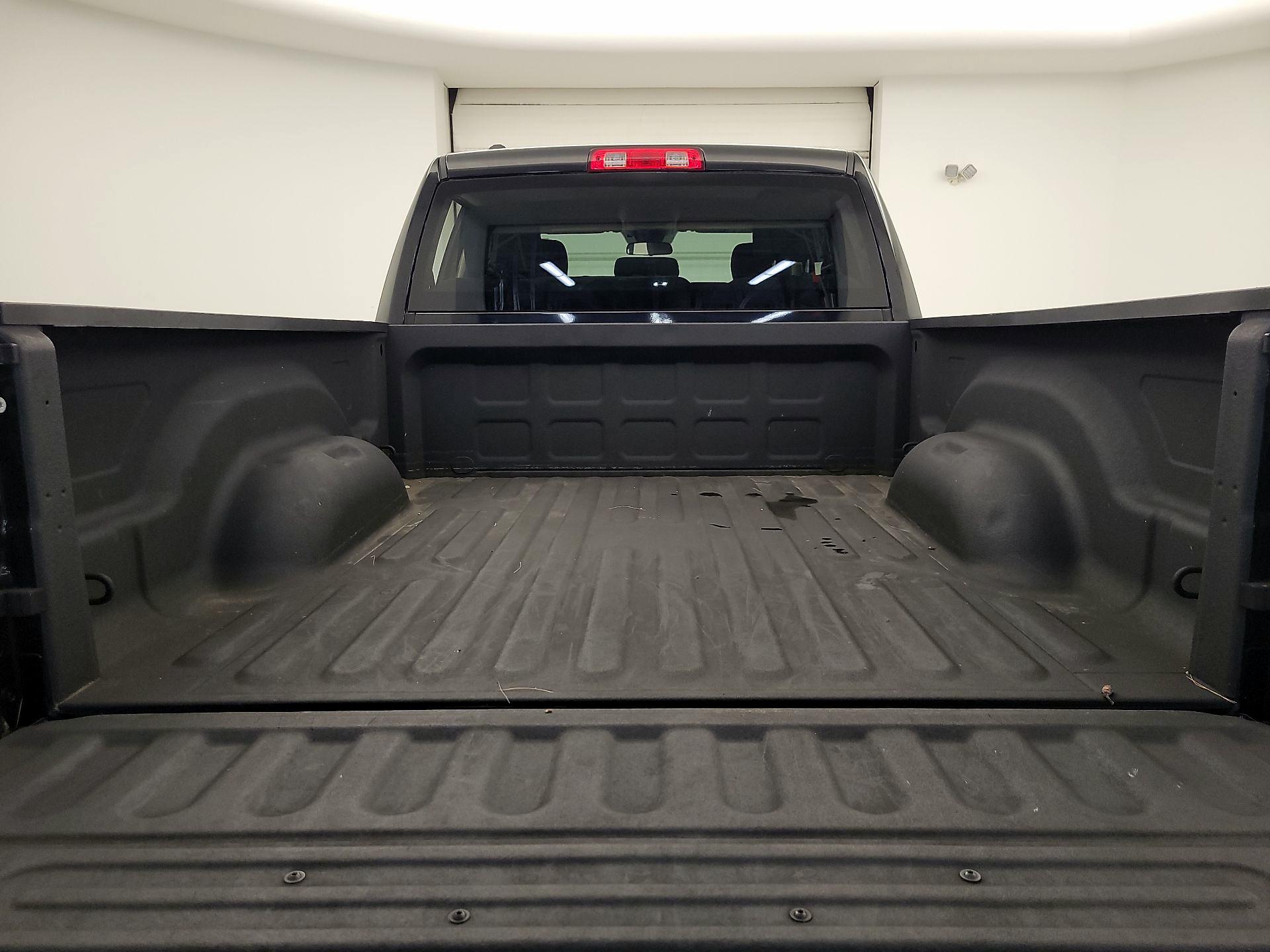 Thumbnail: 2019 RAM 1500 Classic - 20