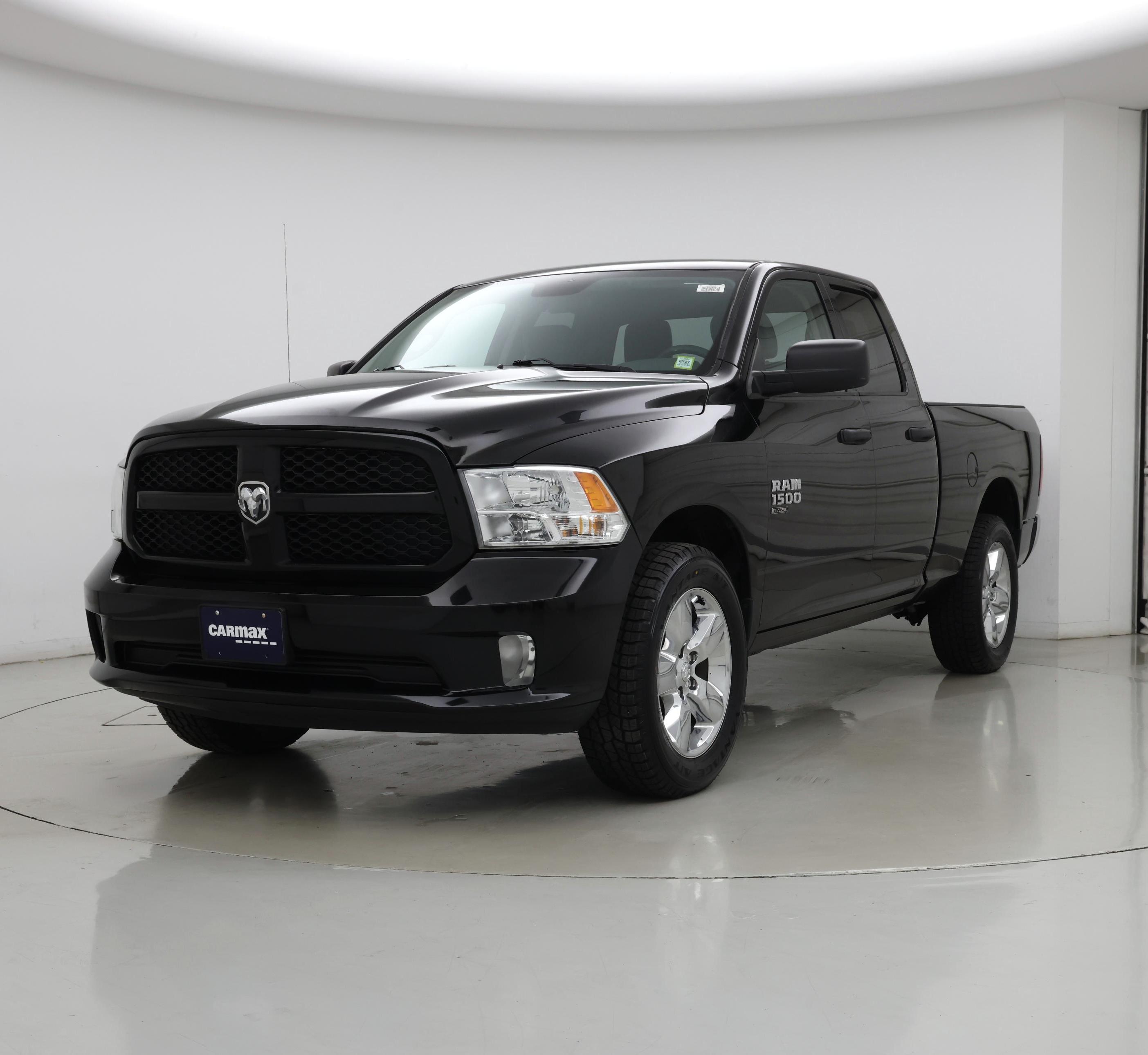 Thumbnail: 2019 RAM 1500 Classic - 4