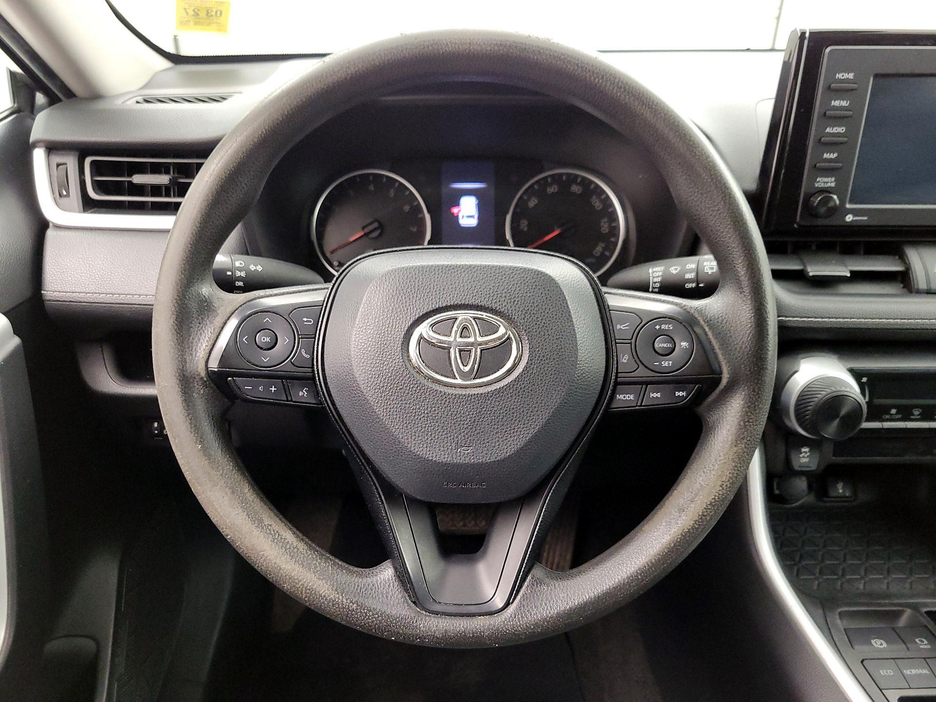 Thumbnail: 2021 Toyota RAV4 - 10