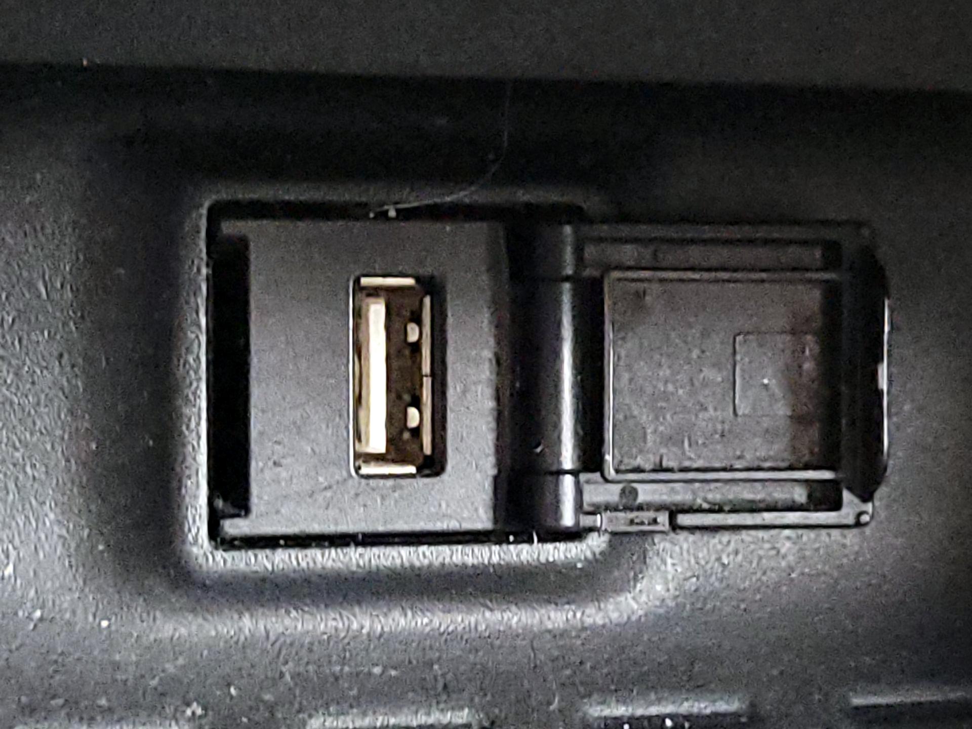 Thumbnail: 2021 Toyota RAV4 - 18