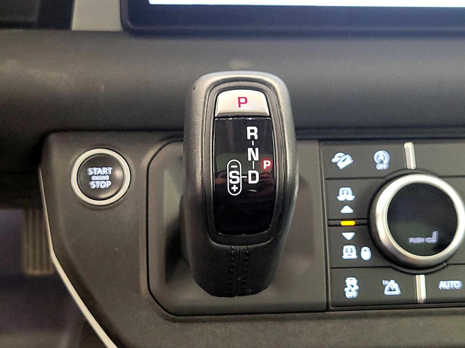 2020 Land Rover Defender First Edition - Photo 19