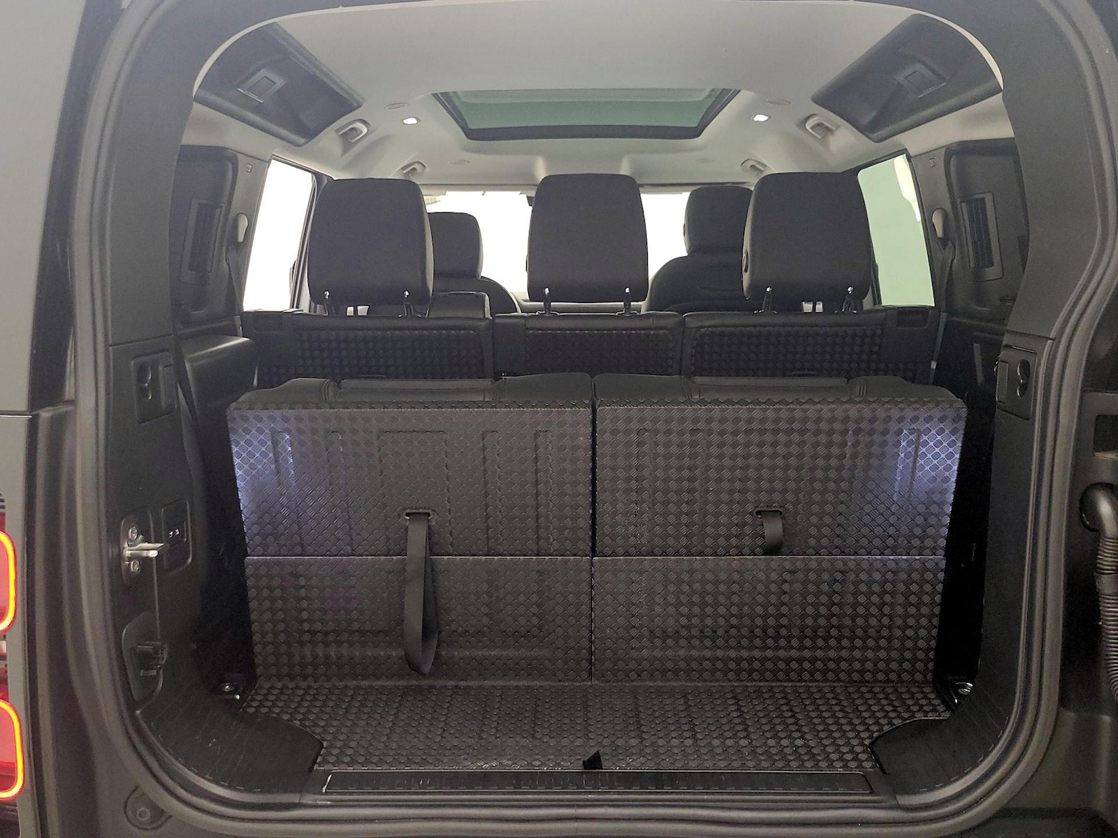 2020 Land Rover Defender First Edition - Photo 24