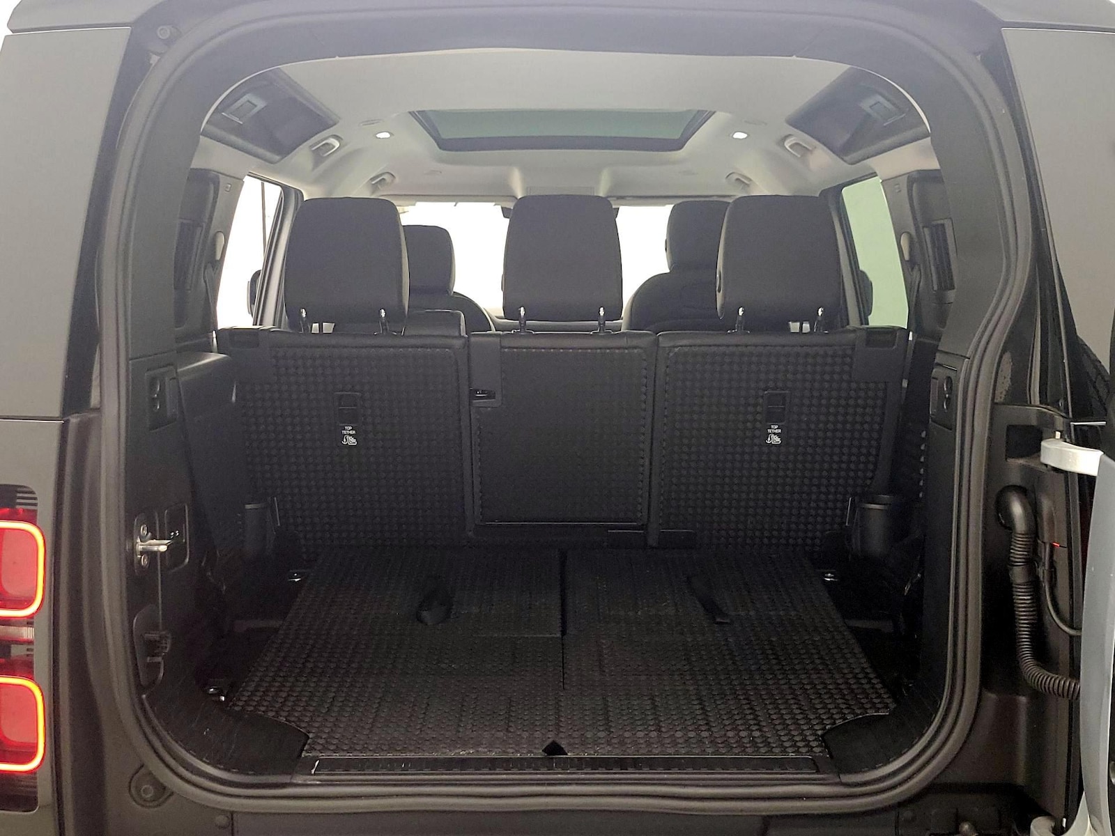 2020 Land Rover Defender First Edition - Photo 25